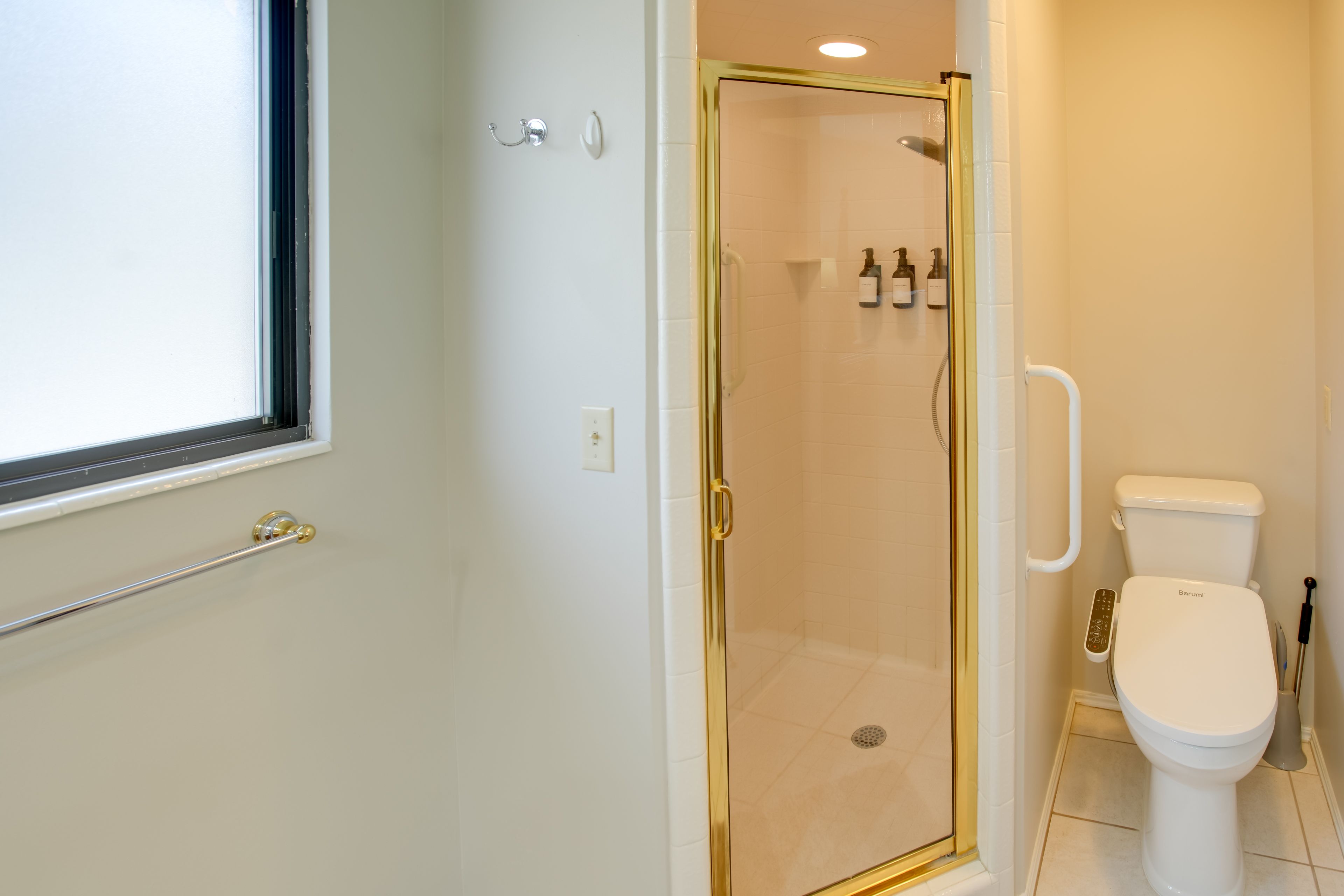 En-Suite Bathroom | Main Level | Towels Provided