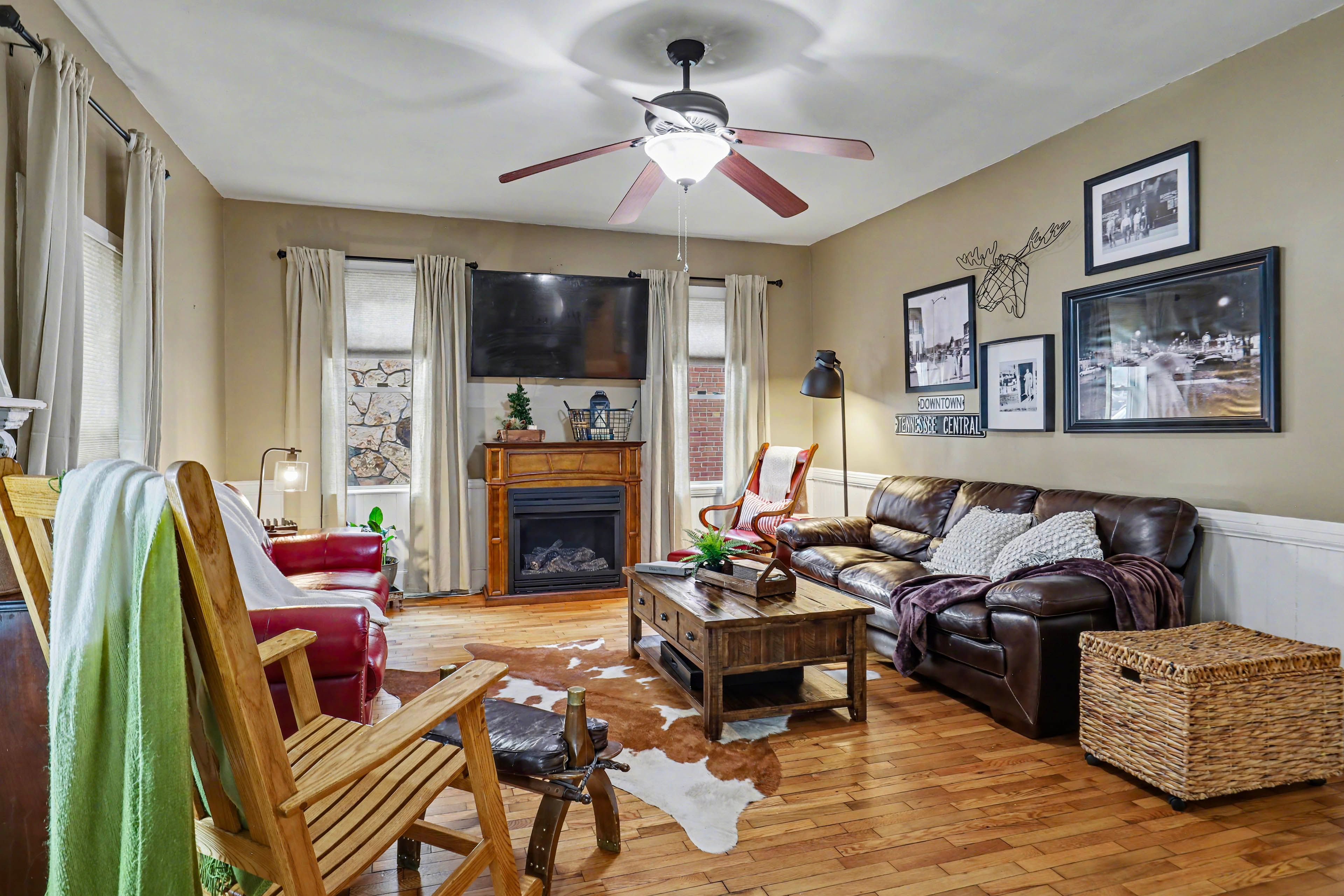 Murphy Vacation Rental | 4BR | 2BA | 1,956 Sq Ft | Step-Free Access