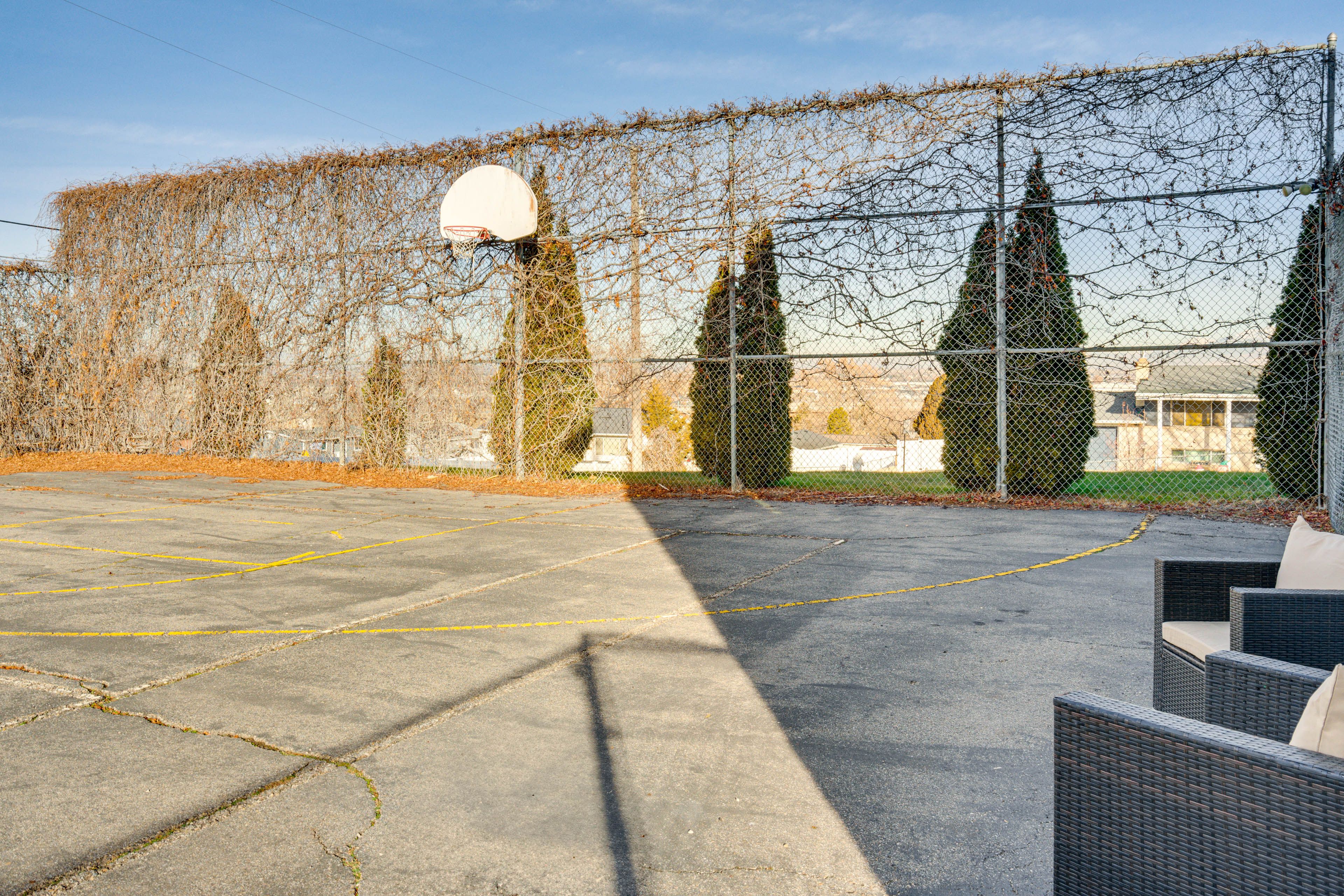 Tennis Court | Basketball Hoop