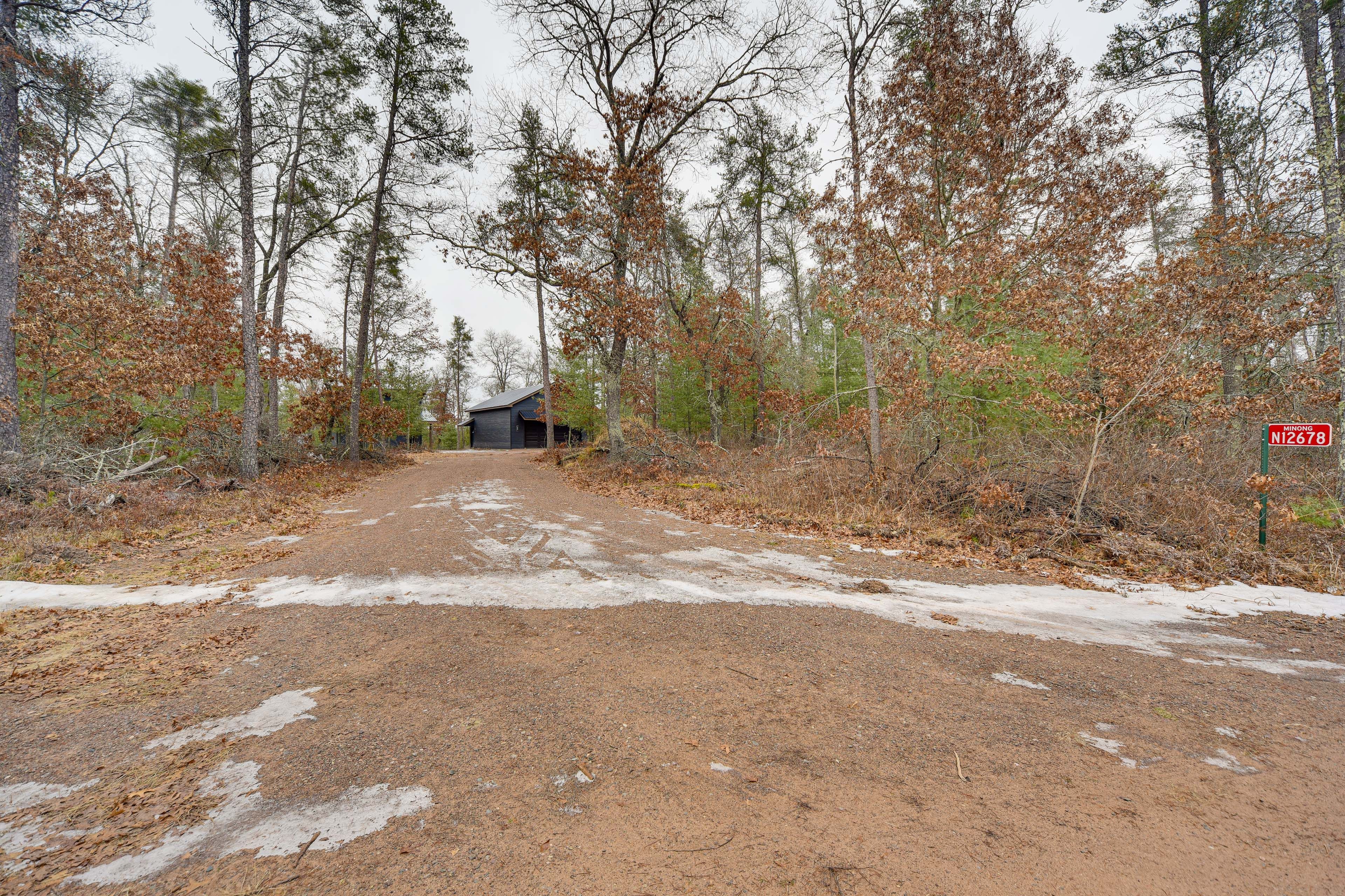 Parking | Driveway (6 Vehicles) | RV/Trailer Parking