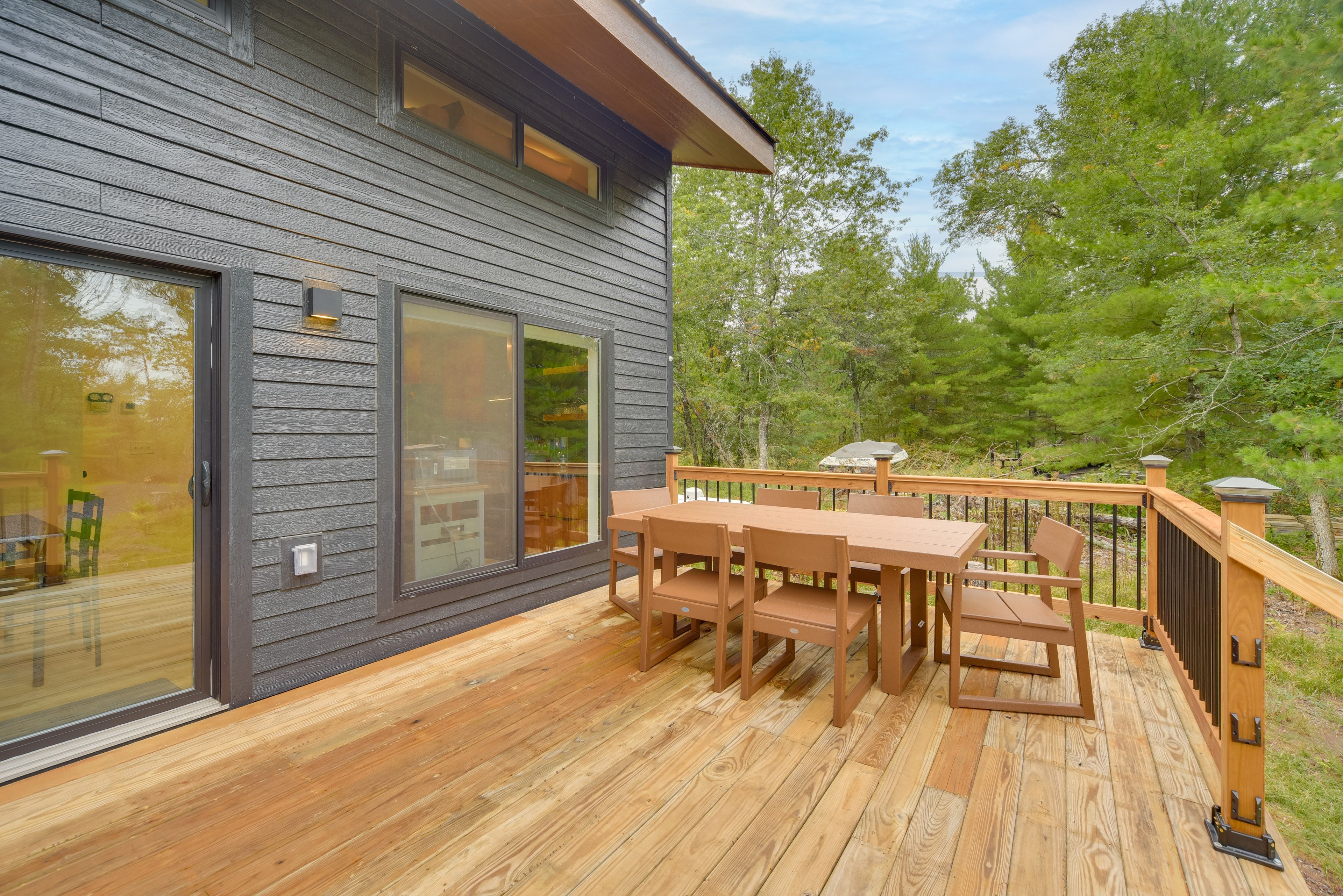 Deck | Dining Area | Grill