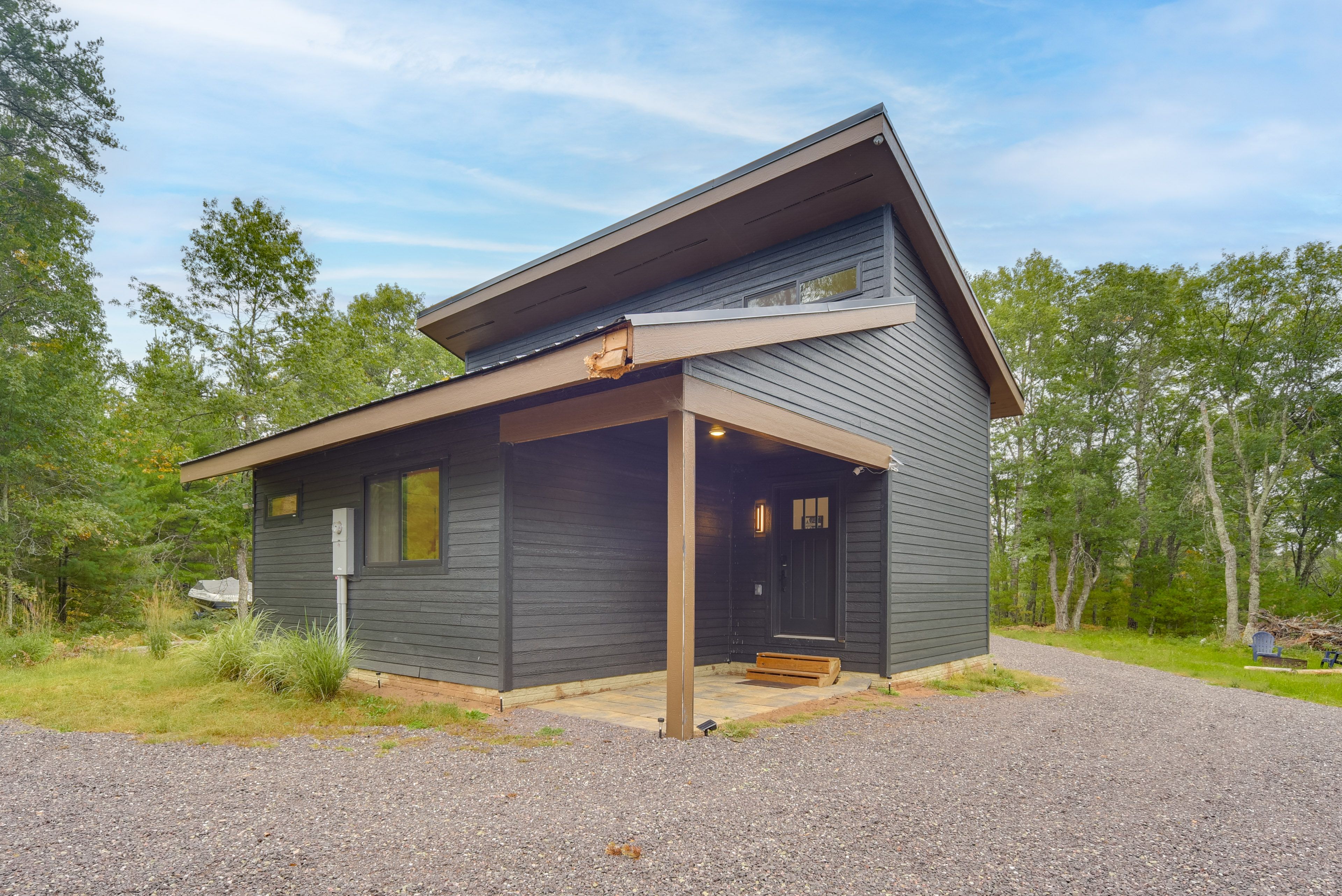 Cabin Exterior | 3-Acre Property