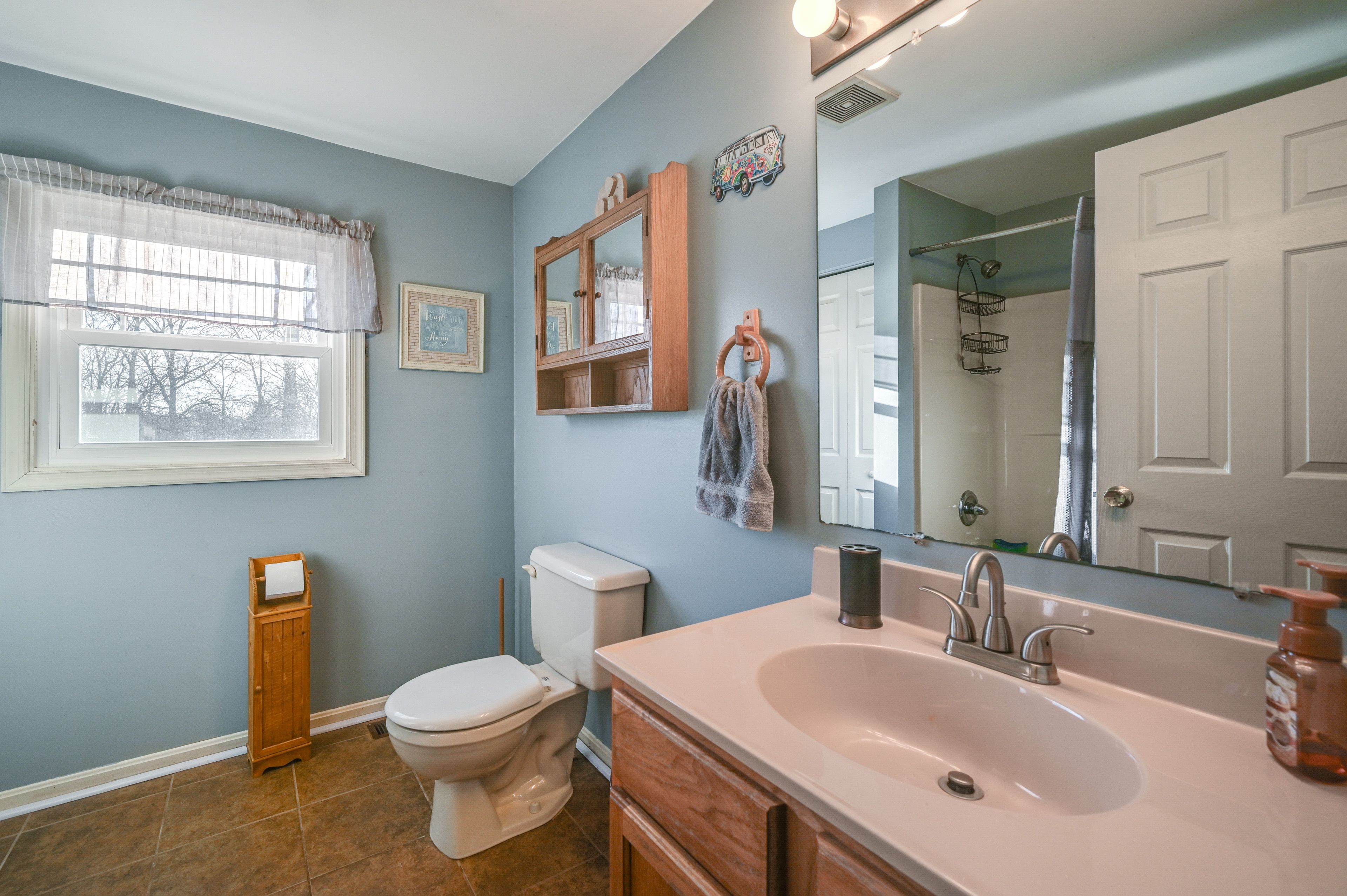 Full Bathroom | 2nd Floor