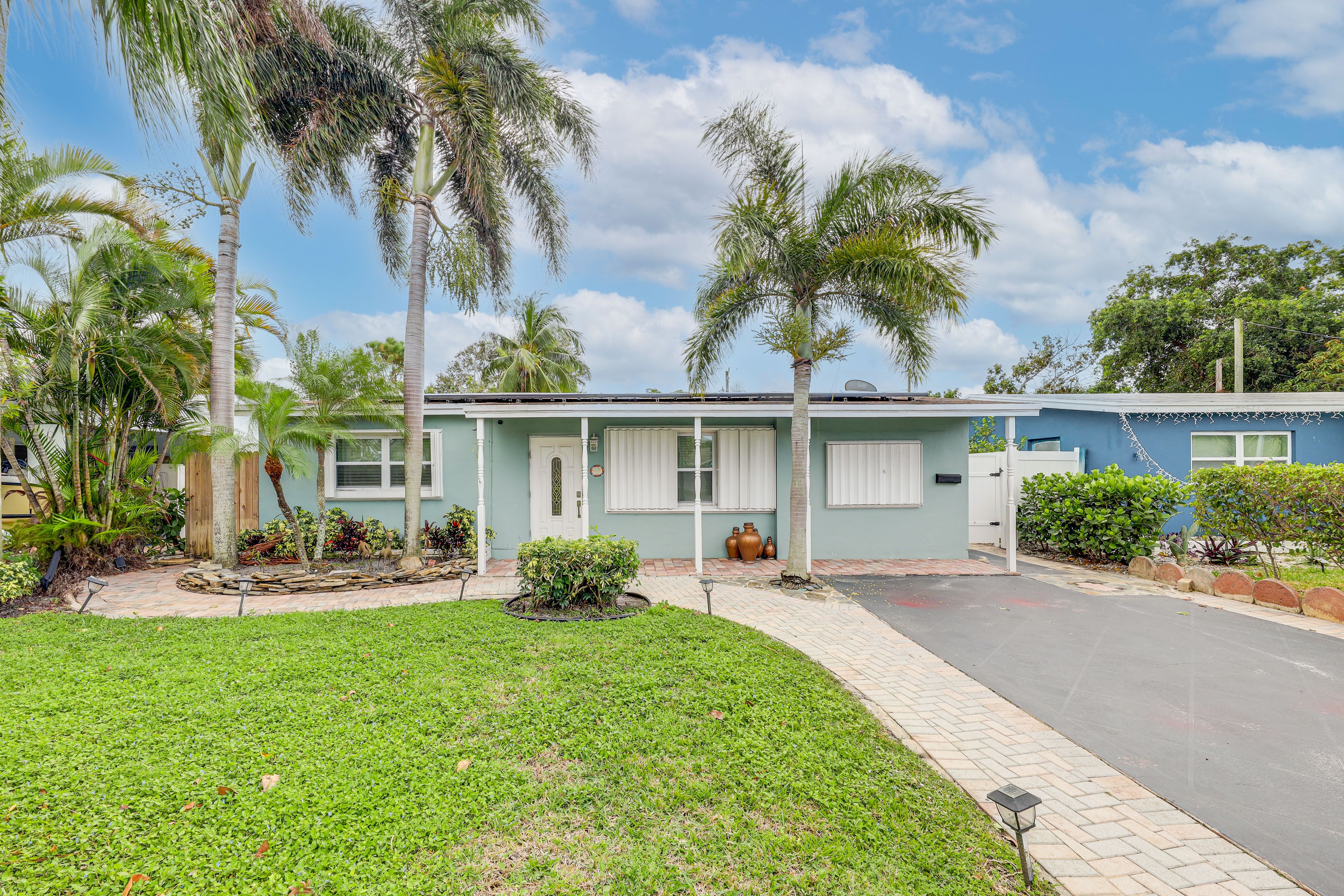 Property Exterior | Single-Story Cottage