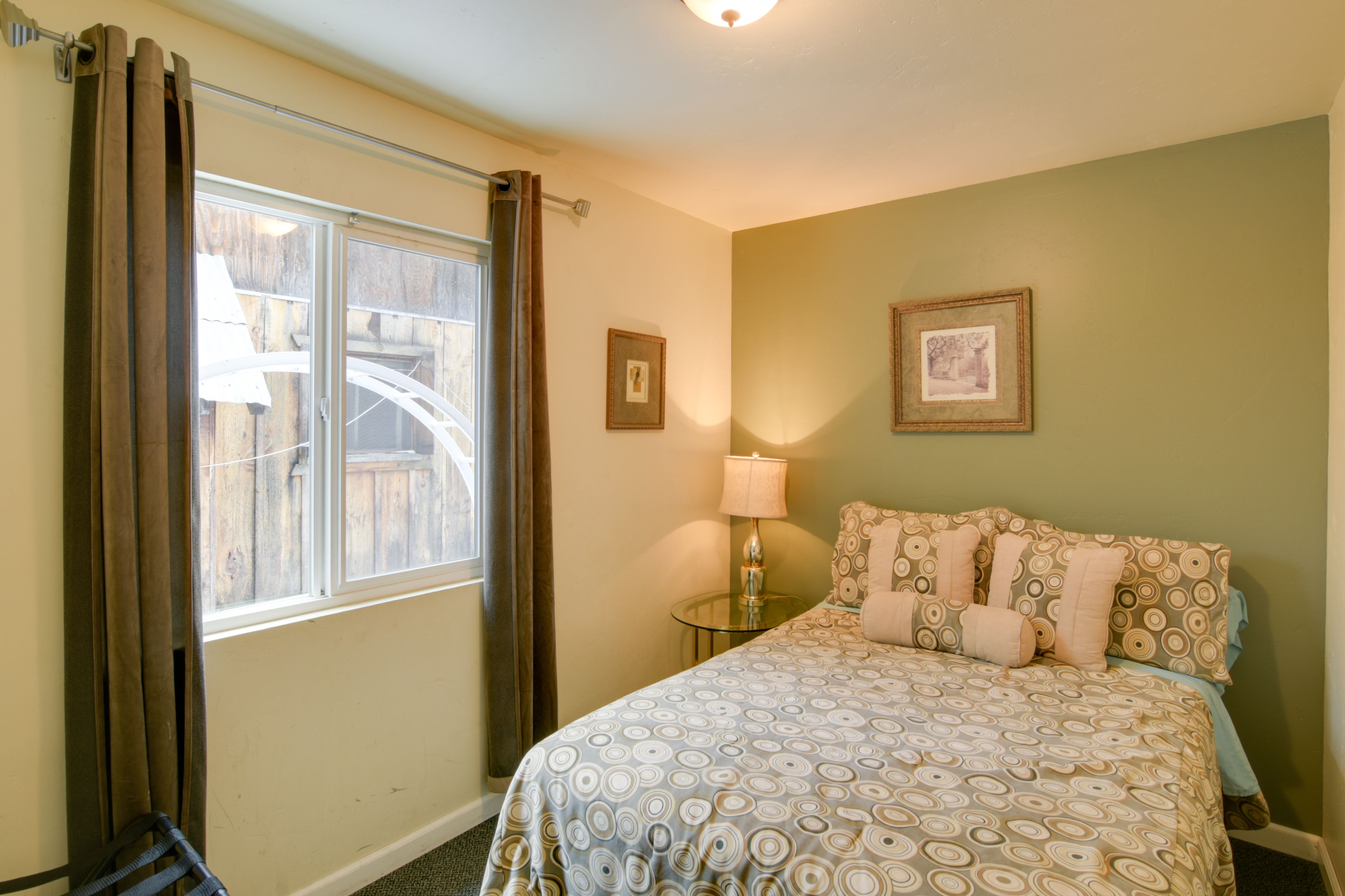 Bedroom | Full Bed | 1st Floor