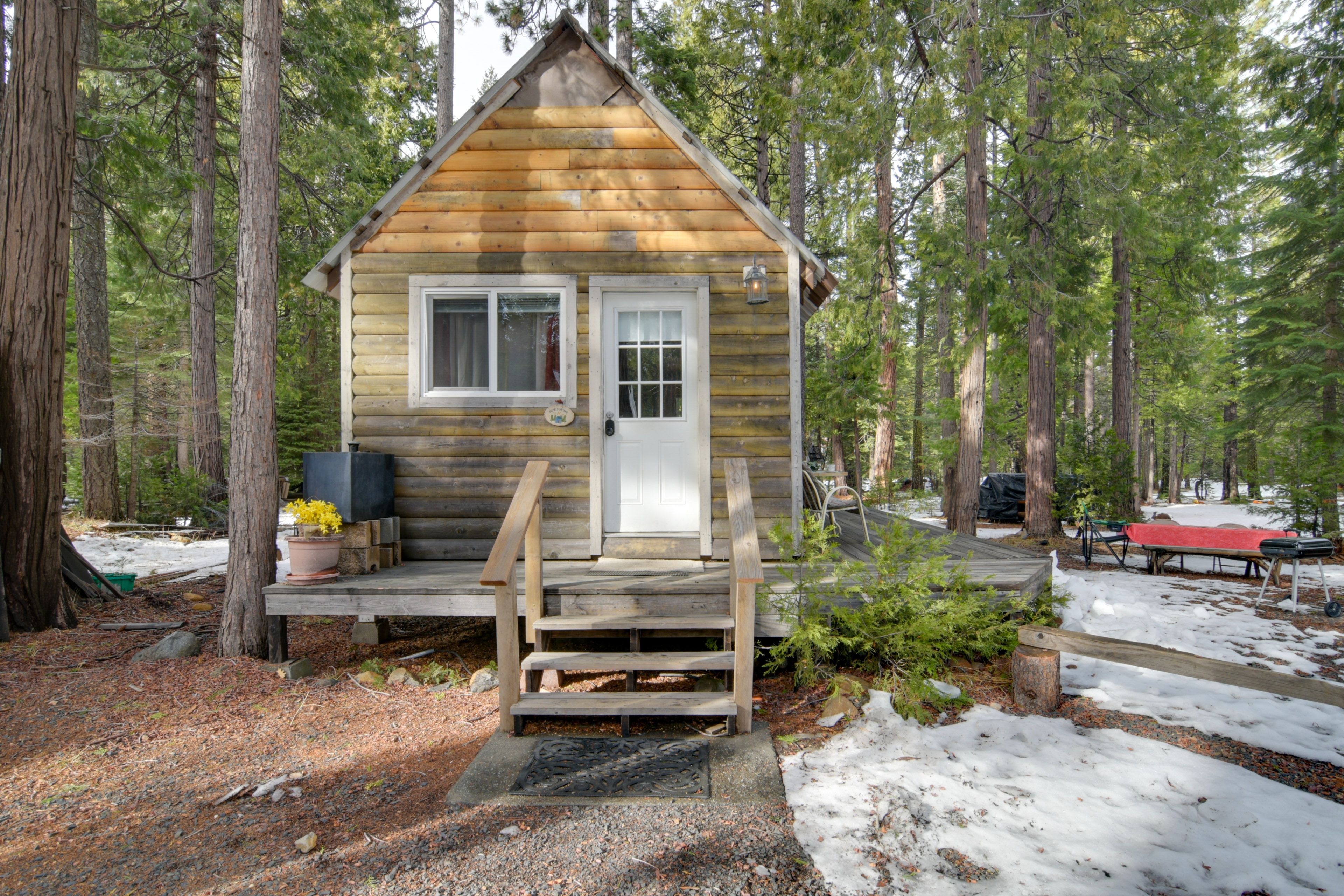 Butte Meadows Vacation Rental | Studio | 1BA | 600 Sq Ft | Steps to Enter