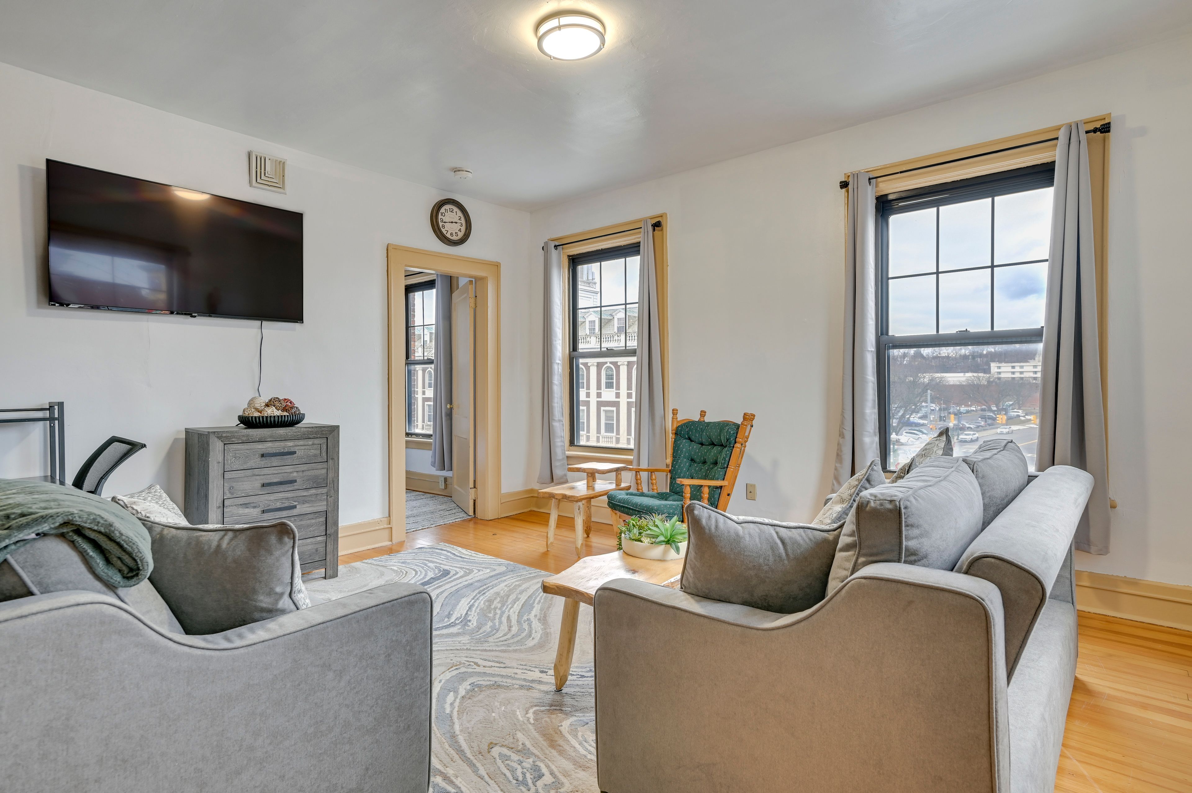 Schenectady Vacation Rental | 1BR | 1BA | 750 Sq Ft | Stairs Required