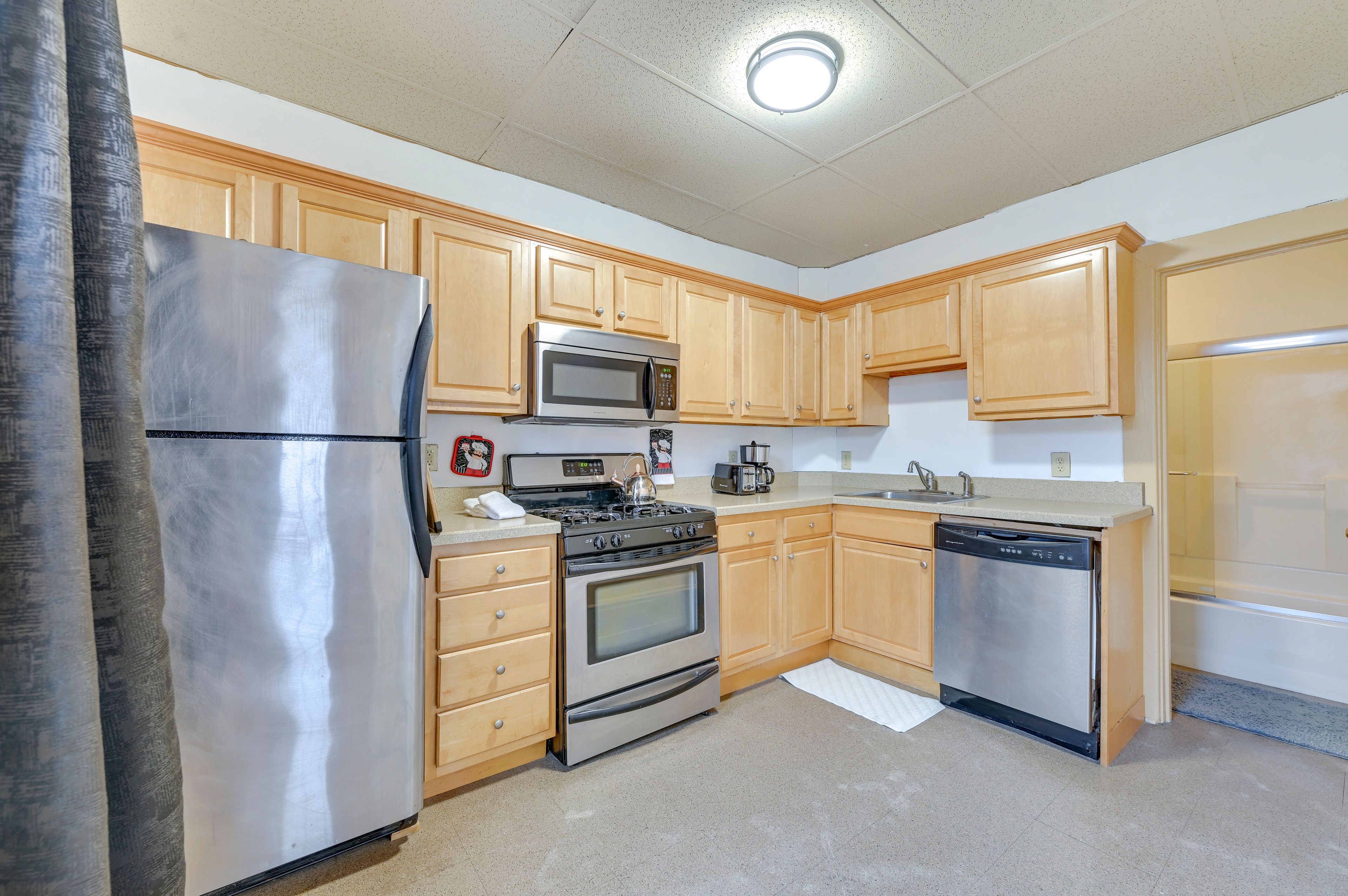 Kitchen | Drip Coffee Maker | Blender | Toaster | Cooking Basics