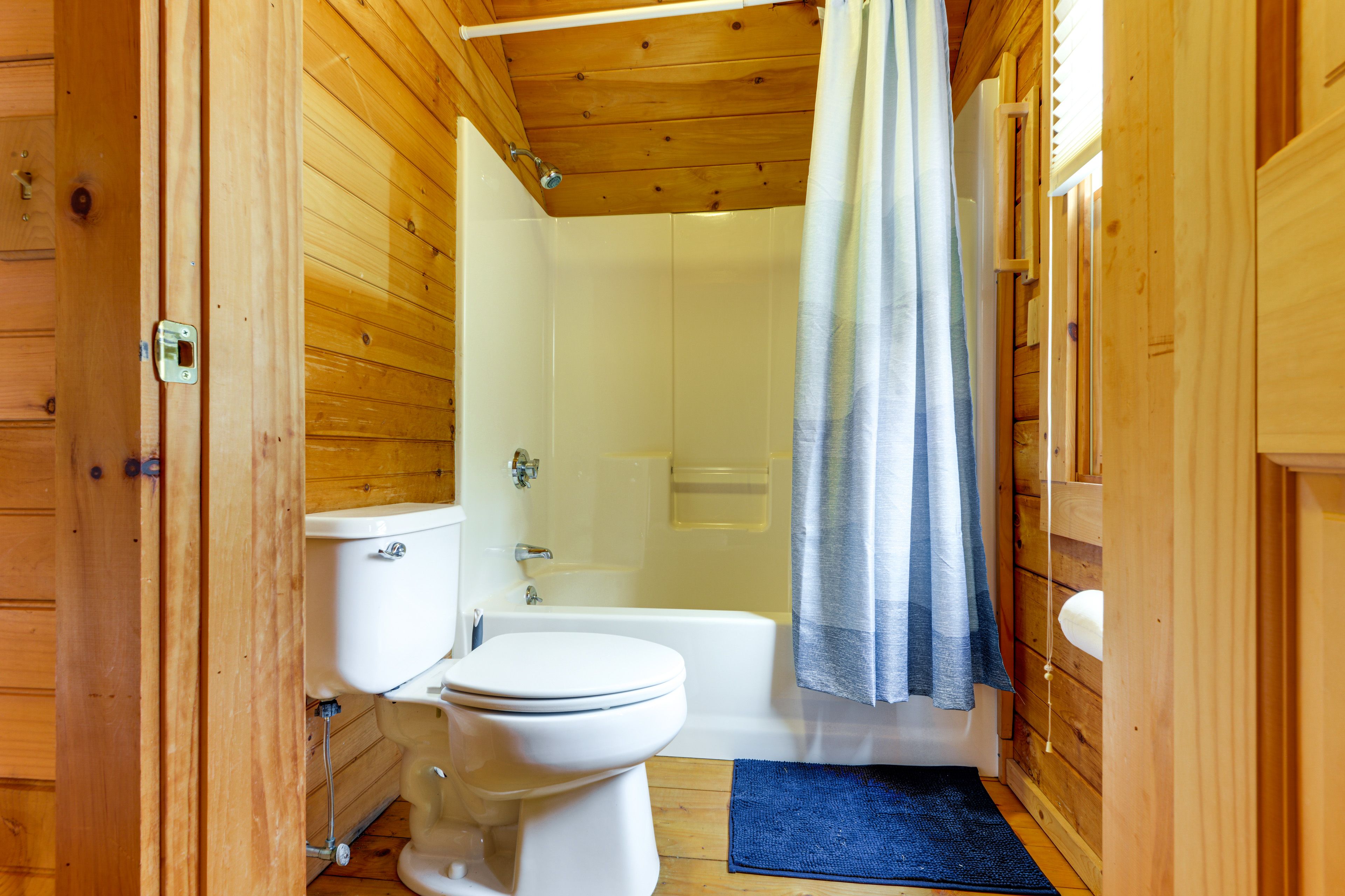 Full Bath | Upper Level