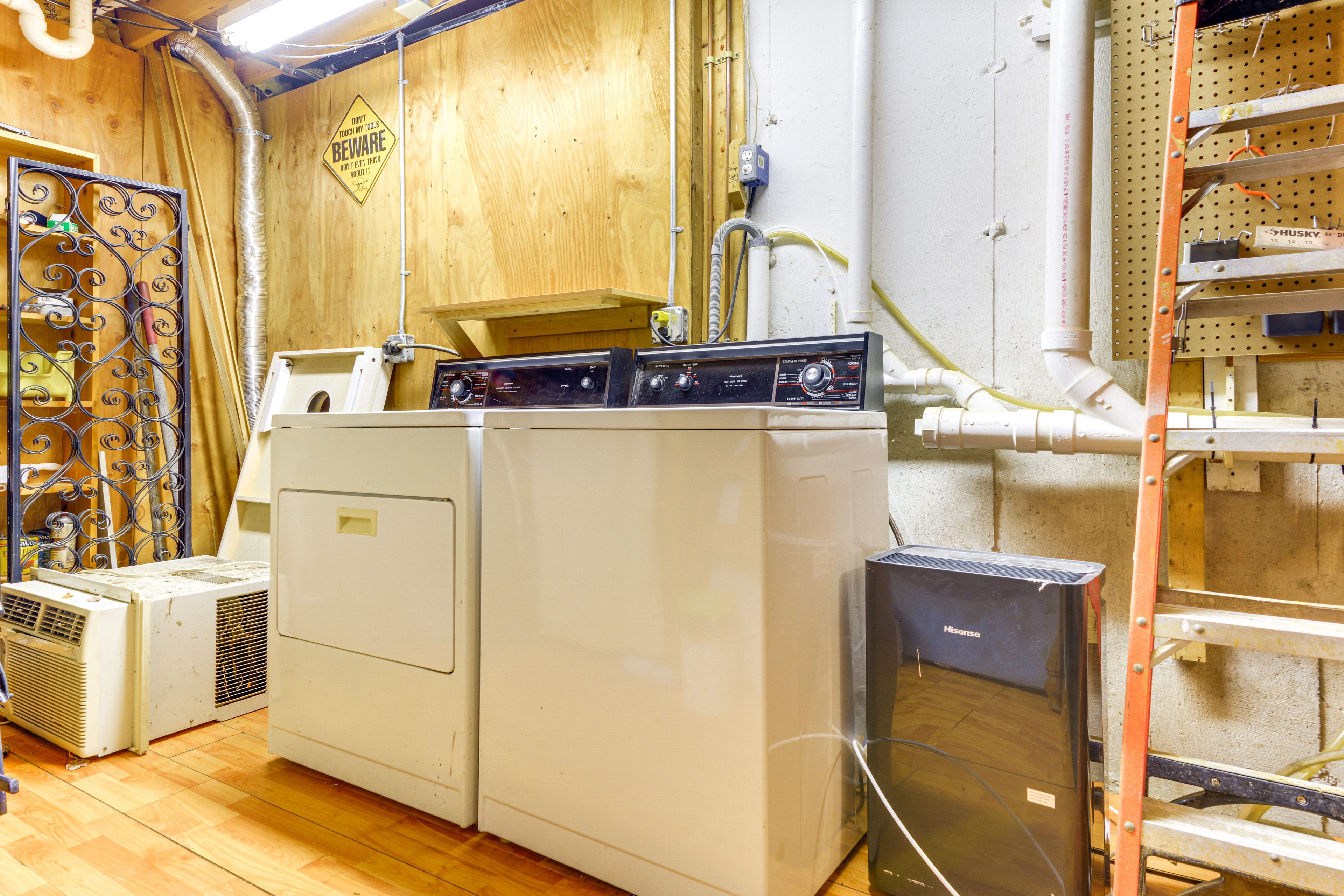 Laundry Room | Lower Level