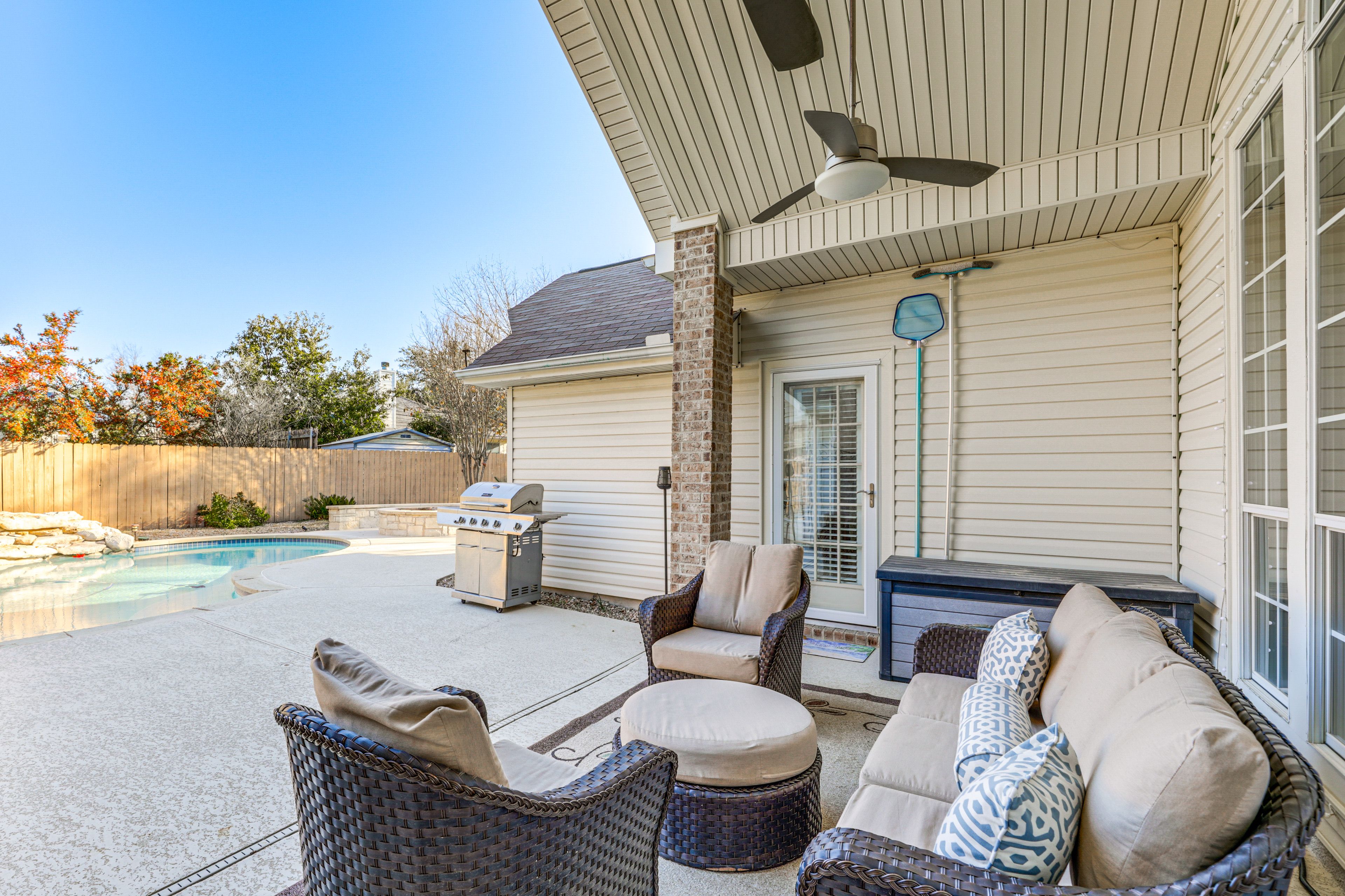 Large Patio | Gas Grill