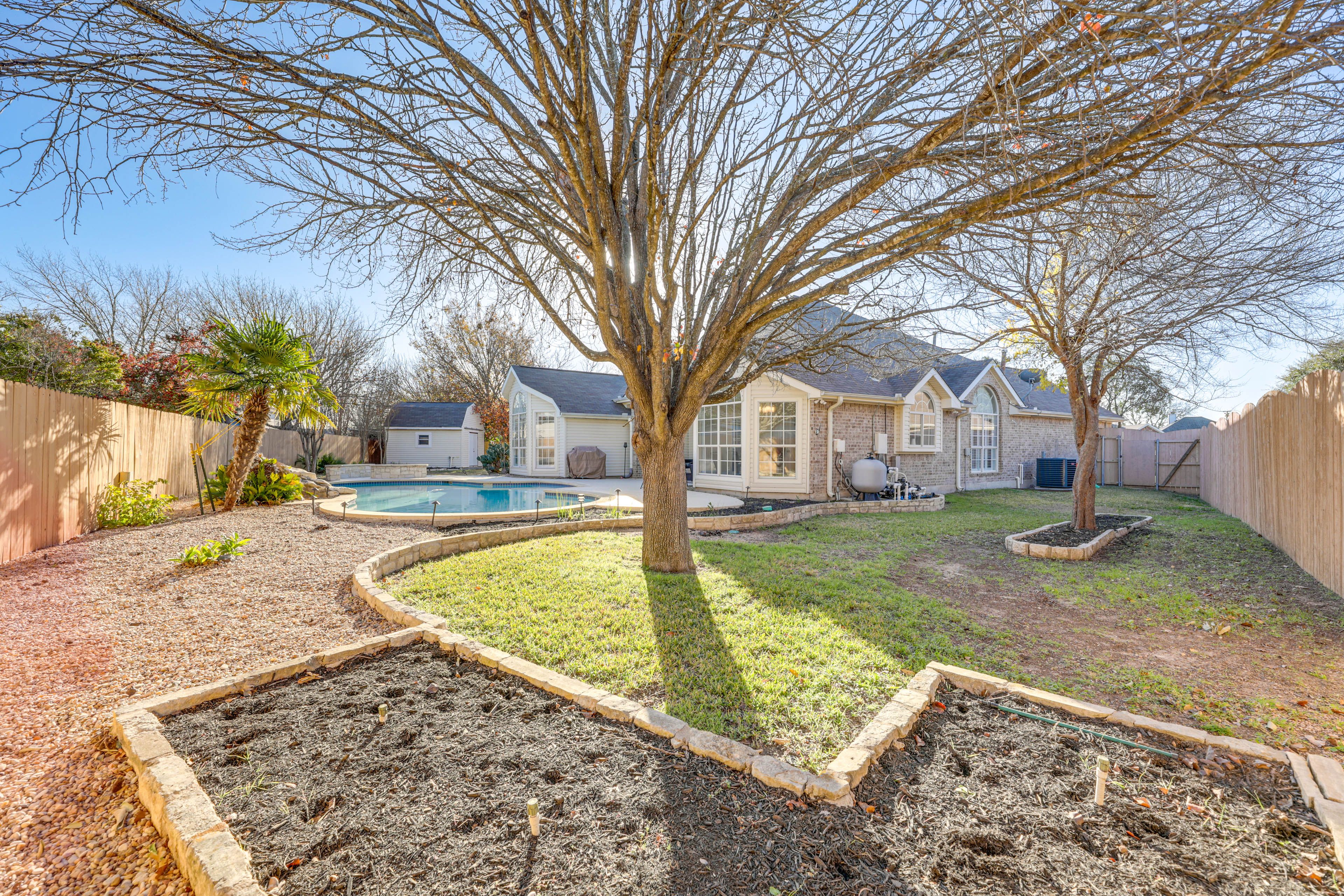 Large Fenced Yard