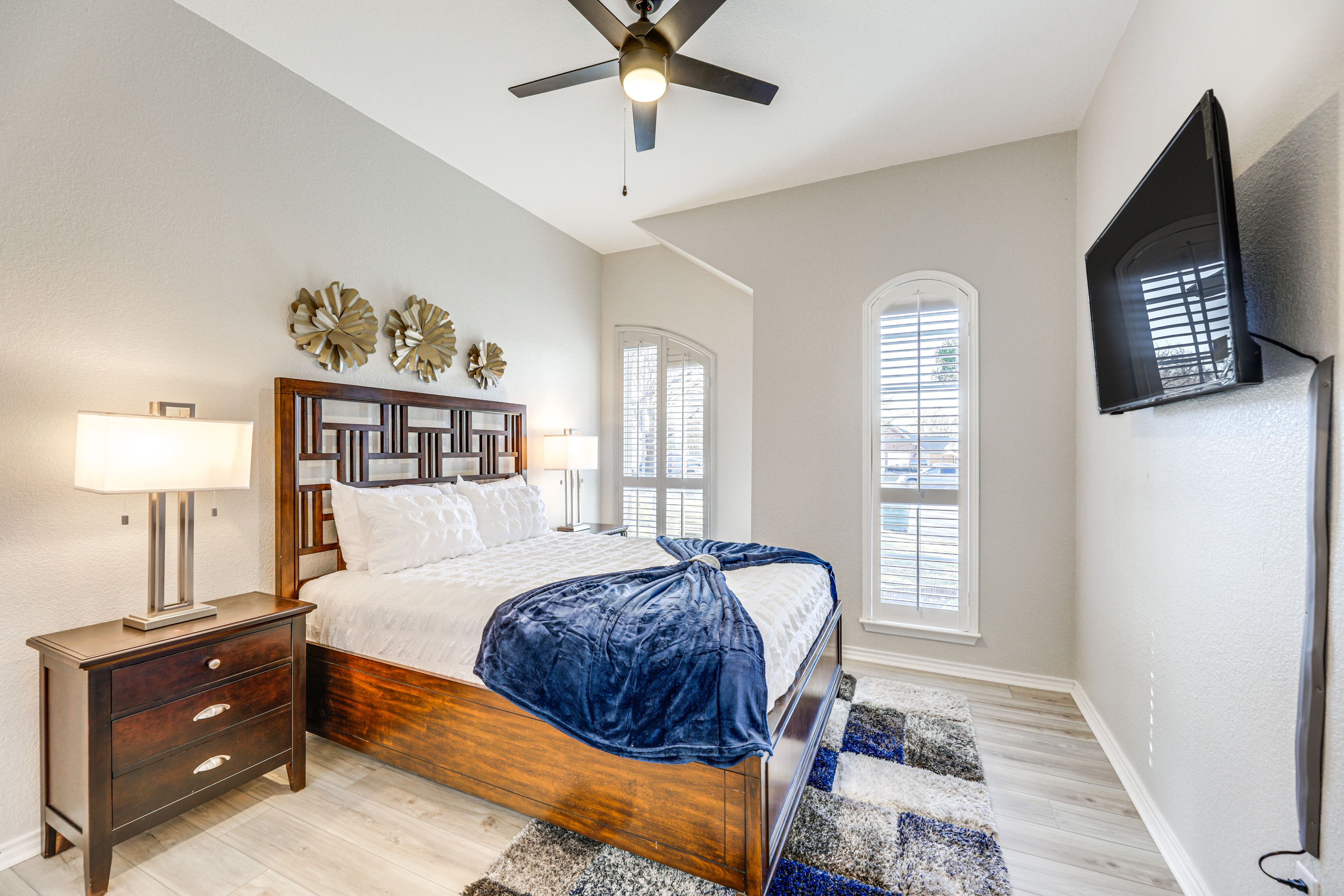 Bedroom 4 | Queen Bed
