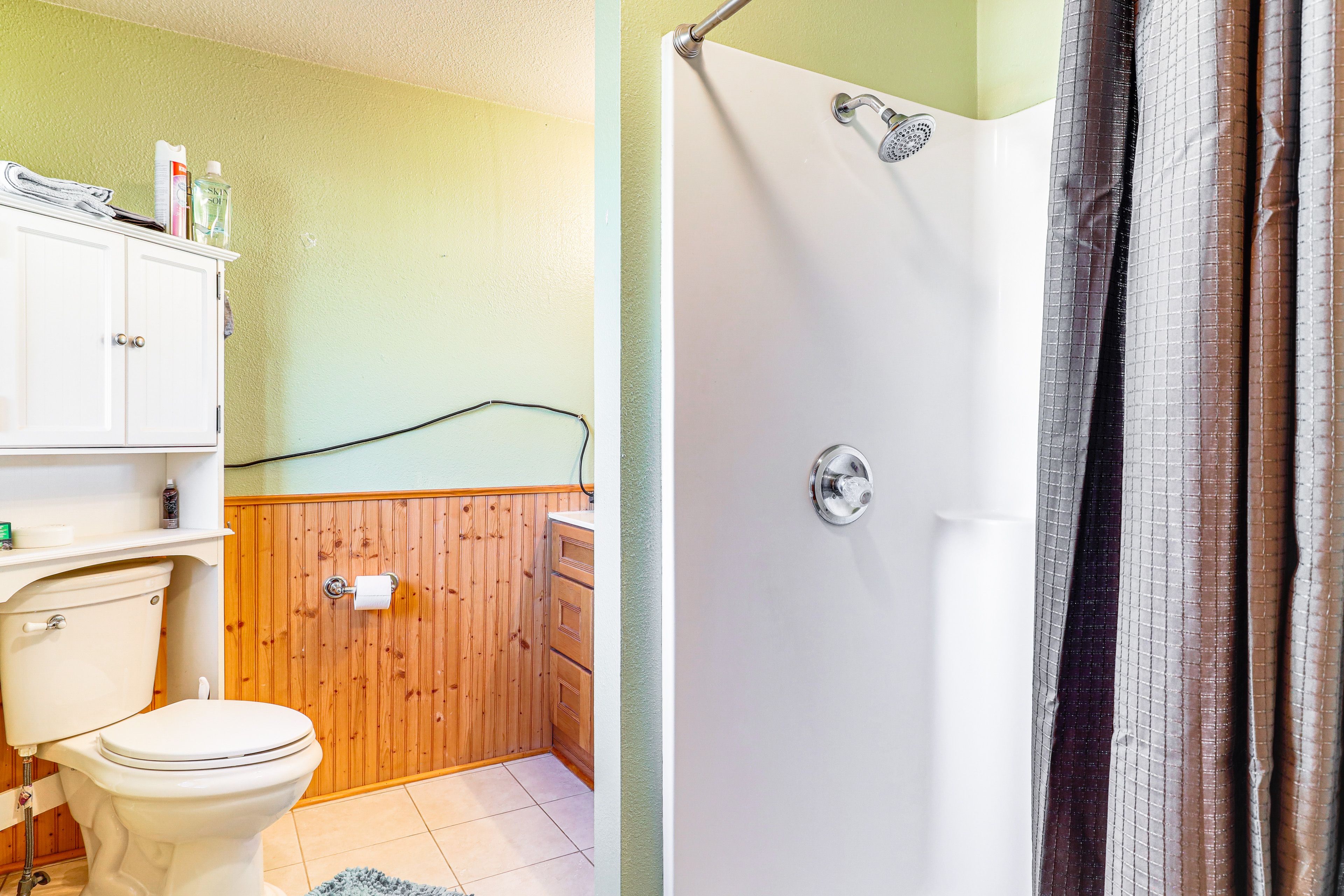 En-Suite Bathroom | Towels Provided