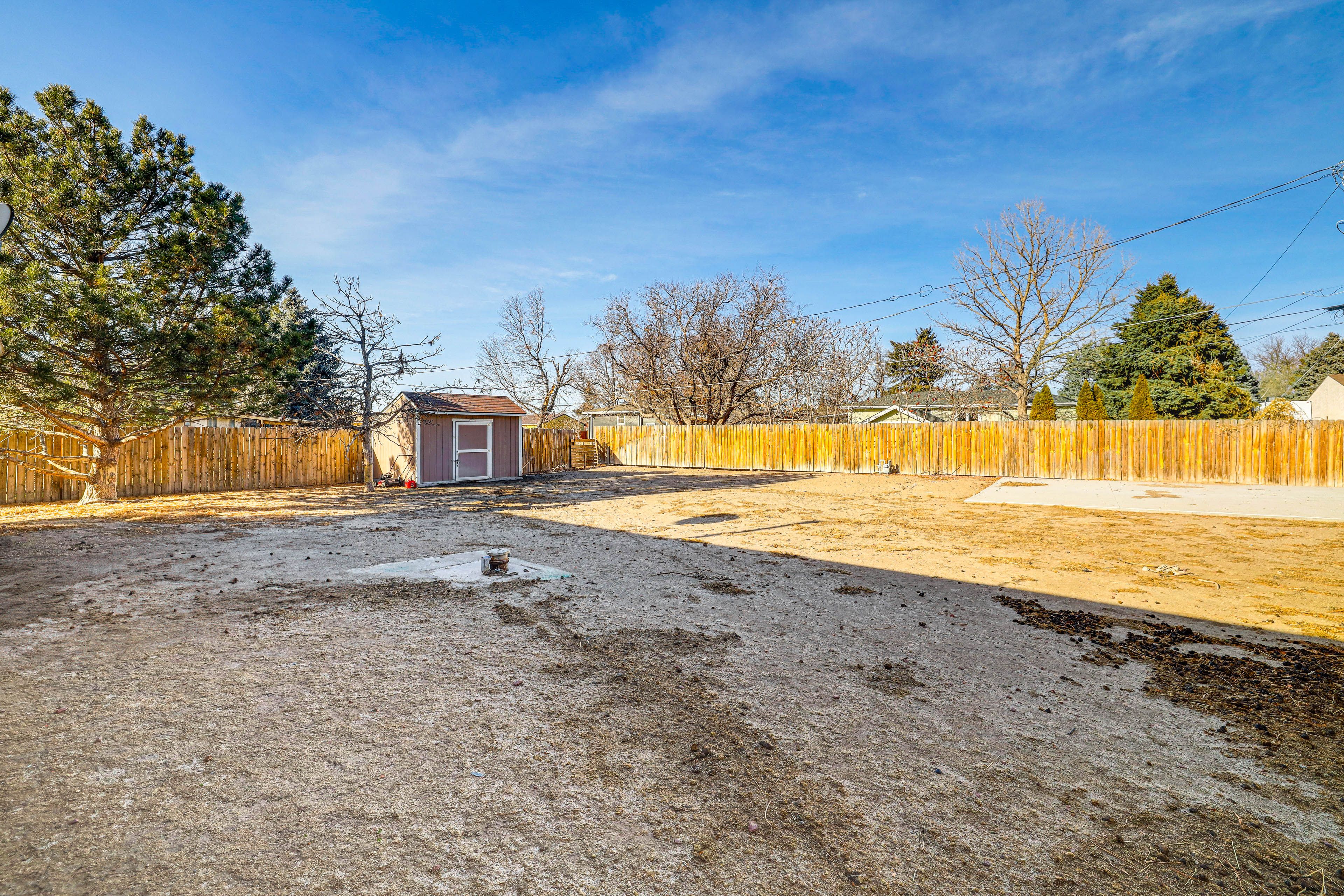 Private Backyard | Gas Grill | Portable Charcoal Grill | Sandbox