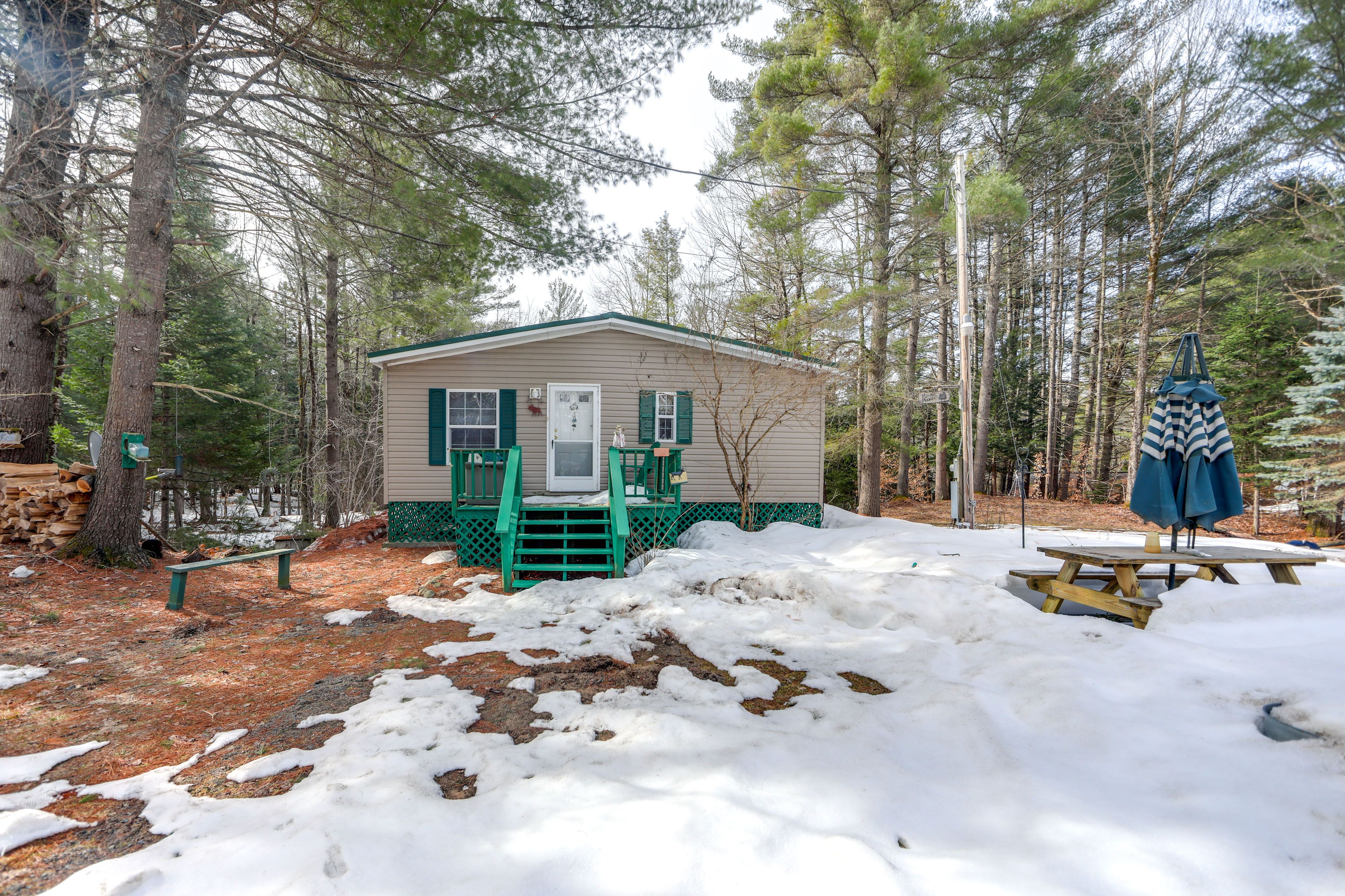 Exterior | Parking | Driveway (4 Vehicles) | Trailer Parking
