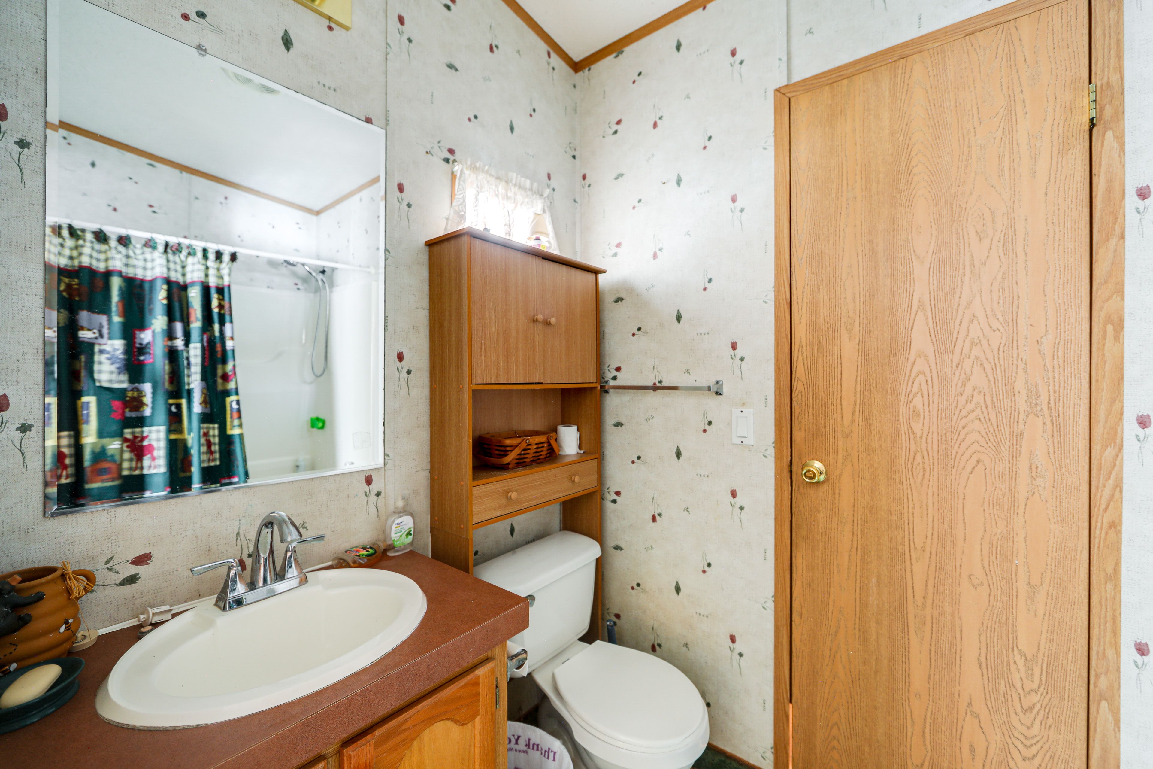 Full Bathroom