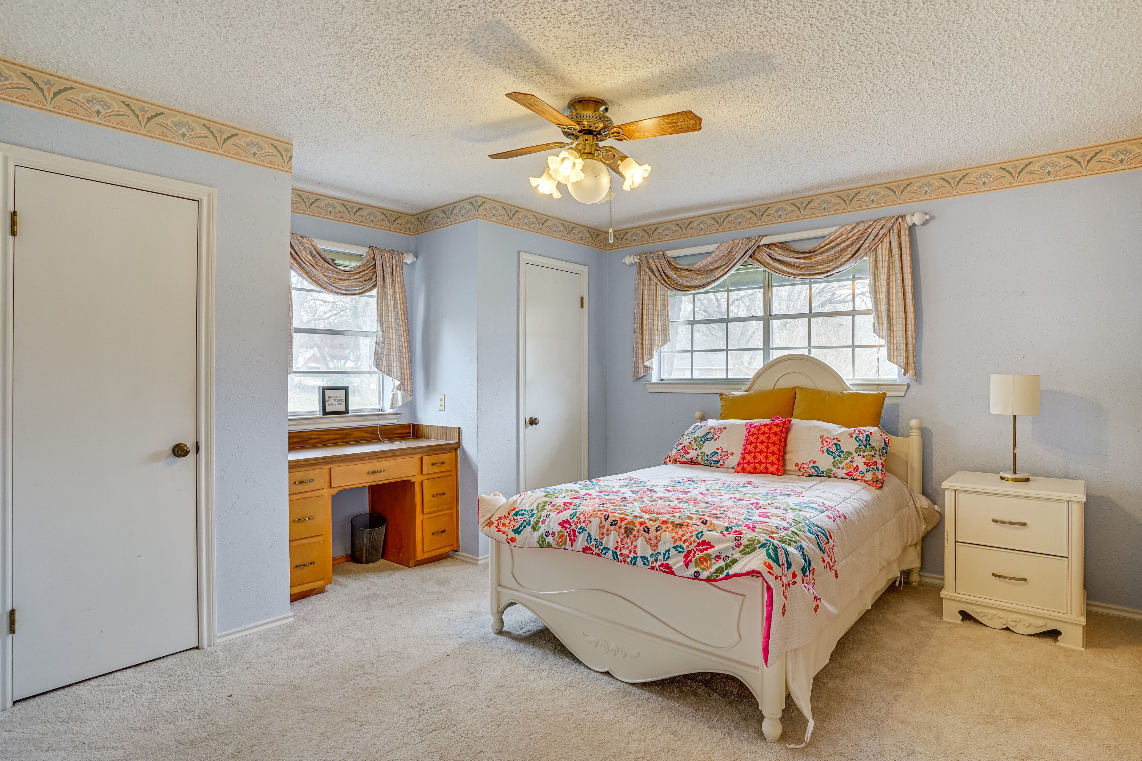 Bedroom 2 | Queen Bed