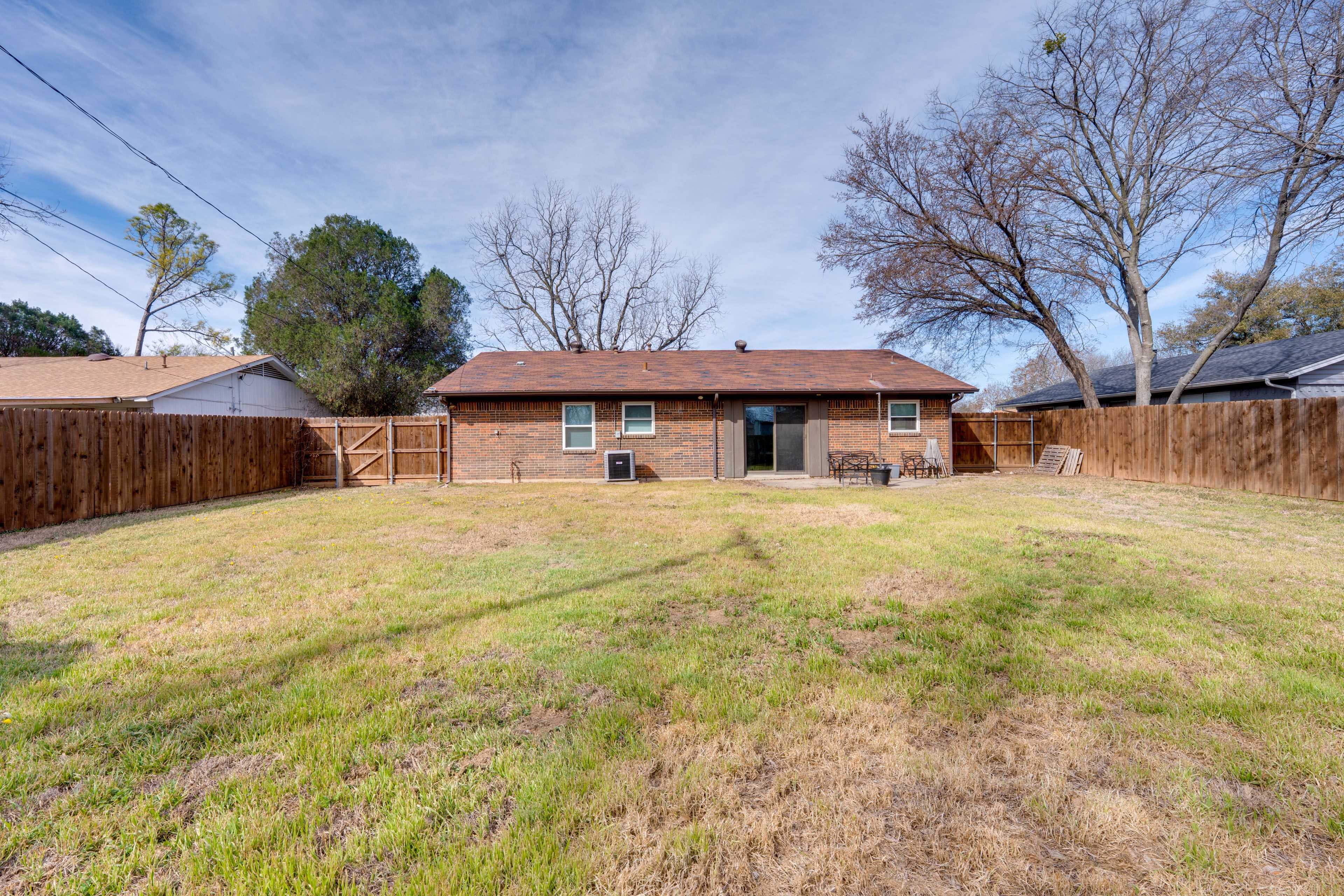 Denton Vacation Rental | 3BR | 1.5BA | 1 Step to Enter | 1,100 Sq Ft