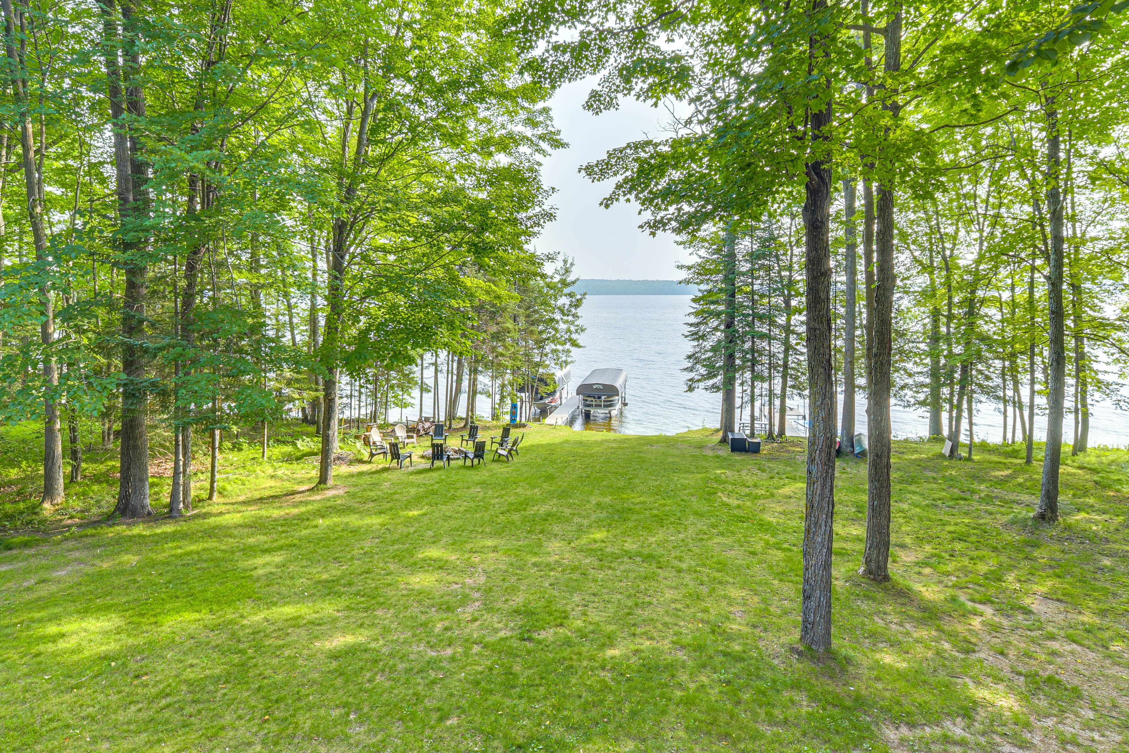 Private Yard | Fire Pit | Boat Dock | Canoes & Kayaks w/ Life Vests | Beach Gear