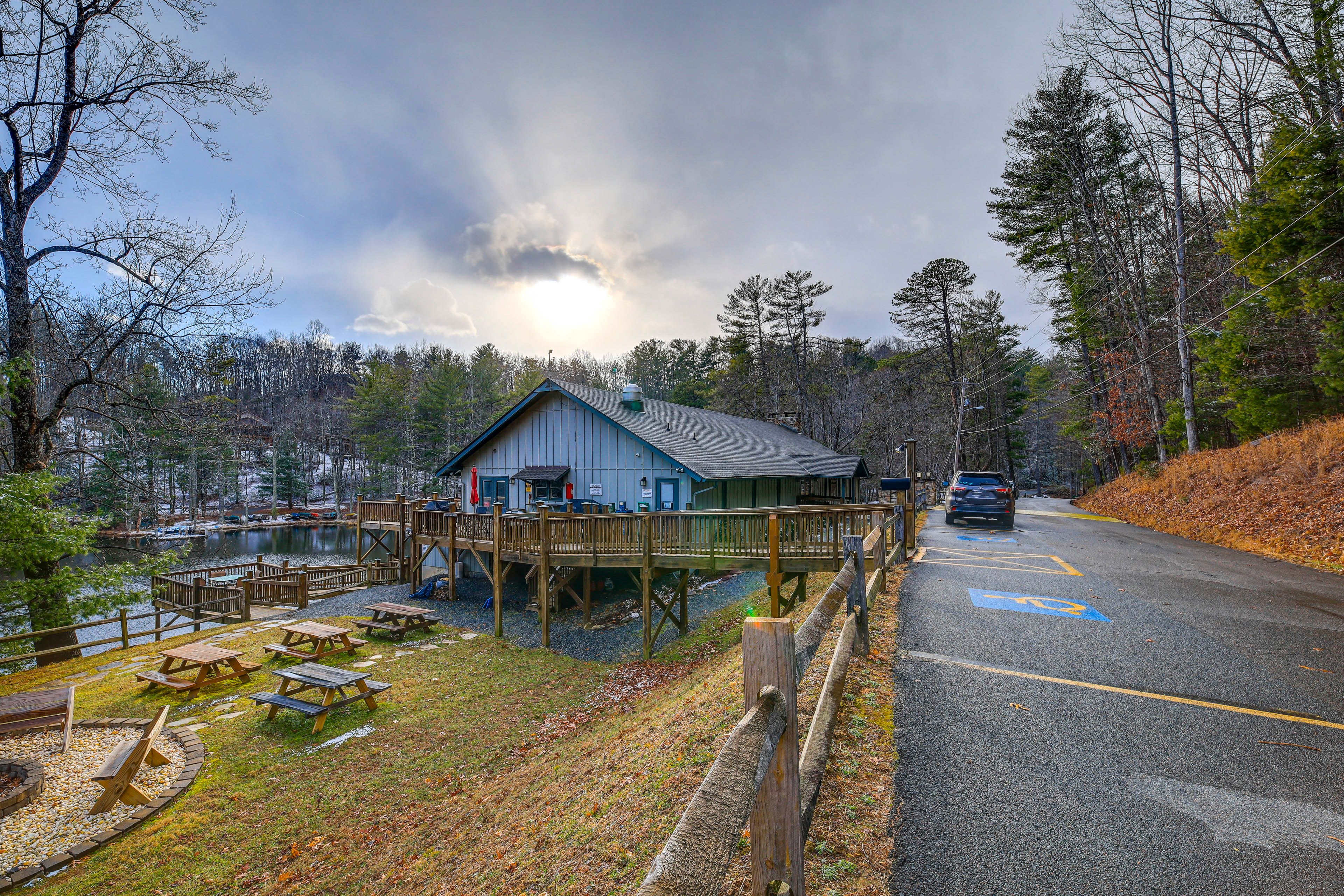 Powder Horn Mountain | Community Amenities