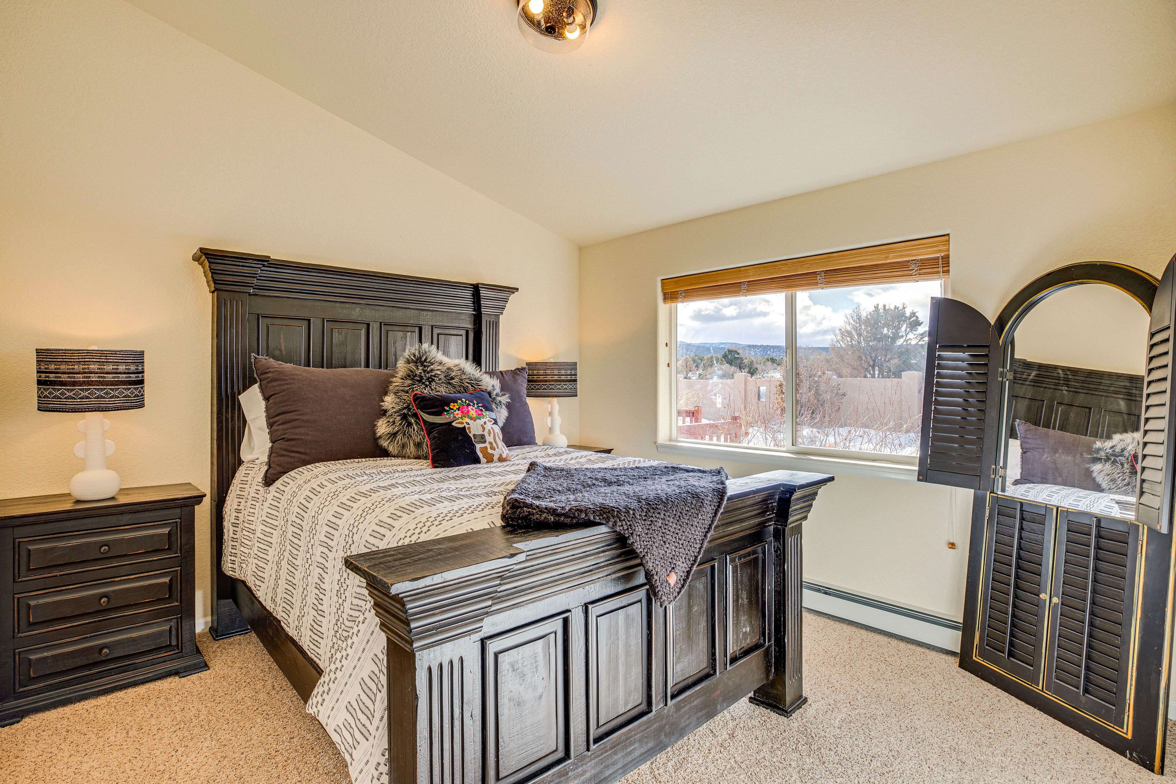 Bedroom 3 | Queen Bed