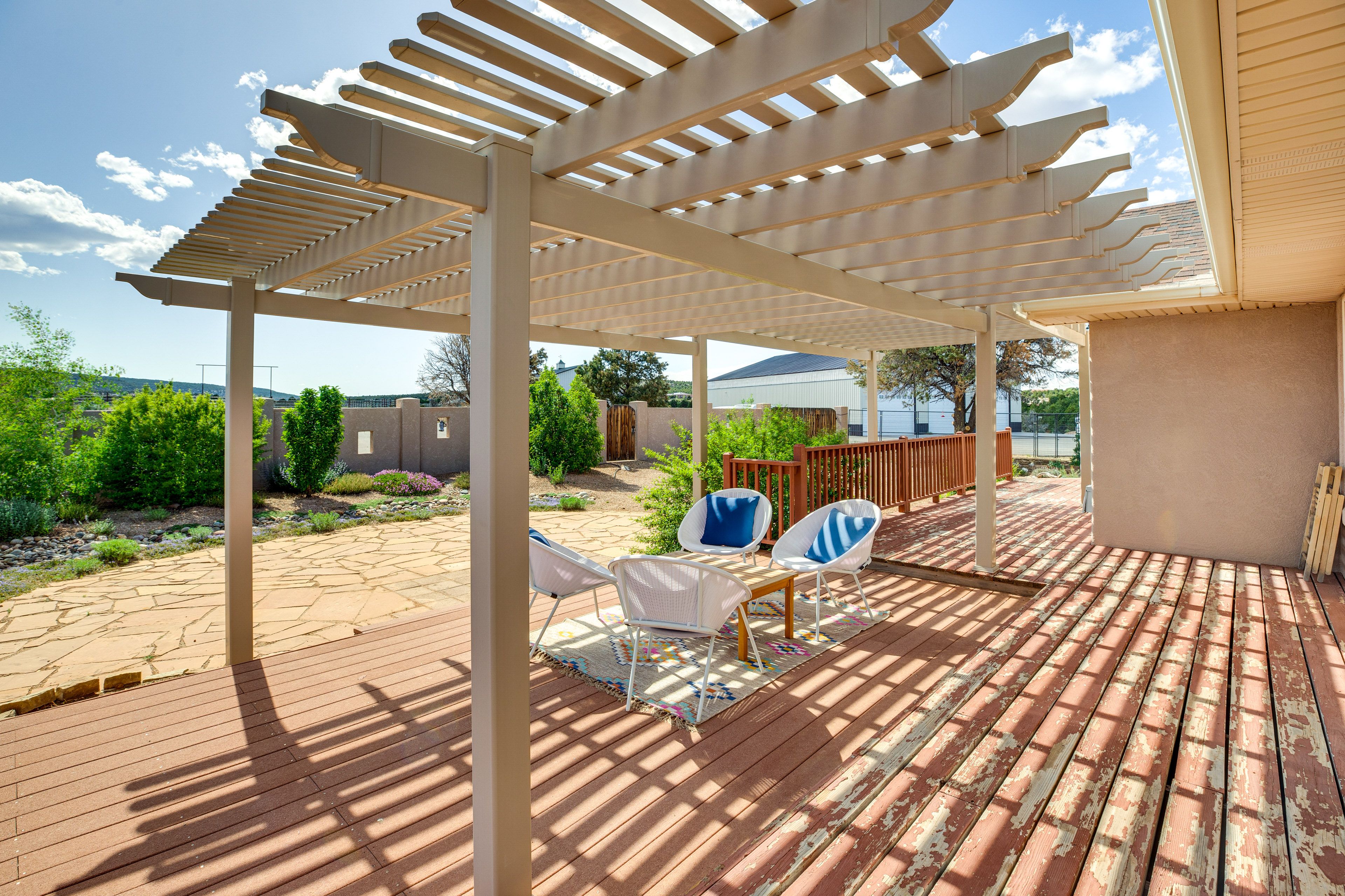 Wraparound Deck