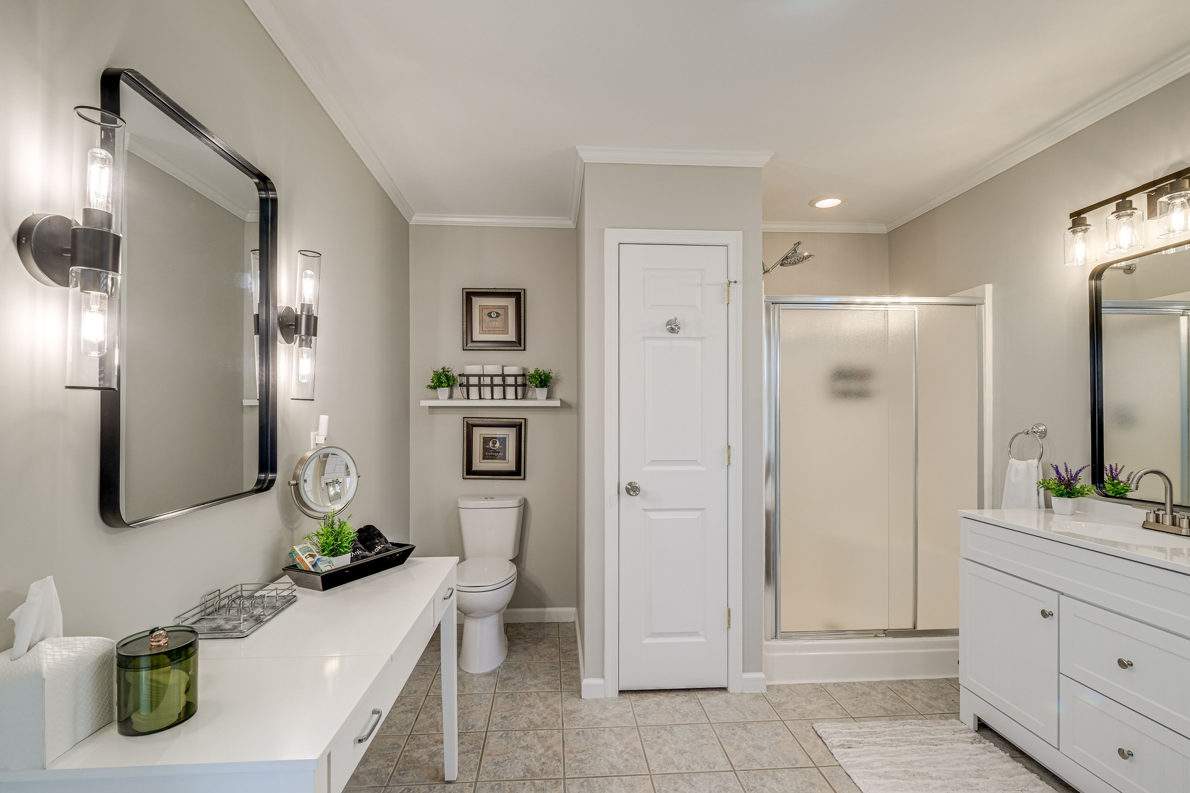 Full Bathroom | Main Level | Towels Provided