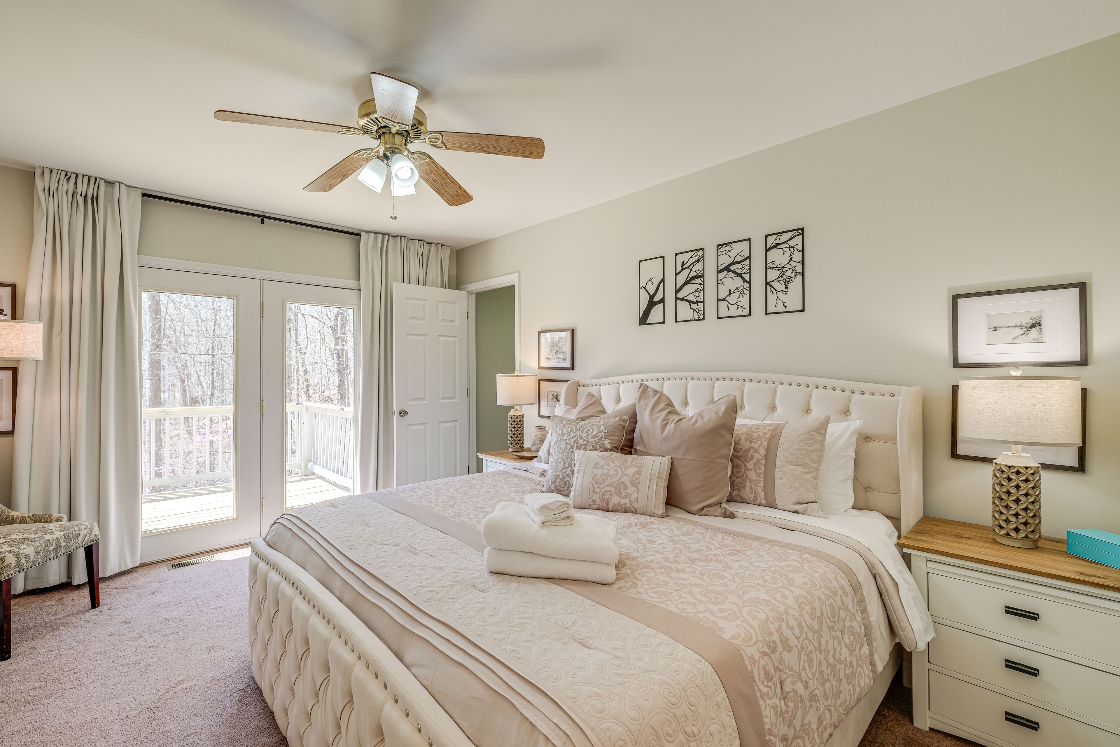 Bedroom 2 | Main Level | King Bed | Linens Provided