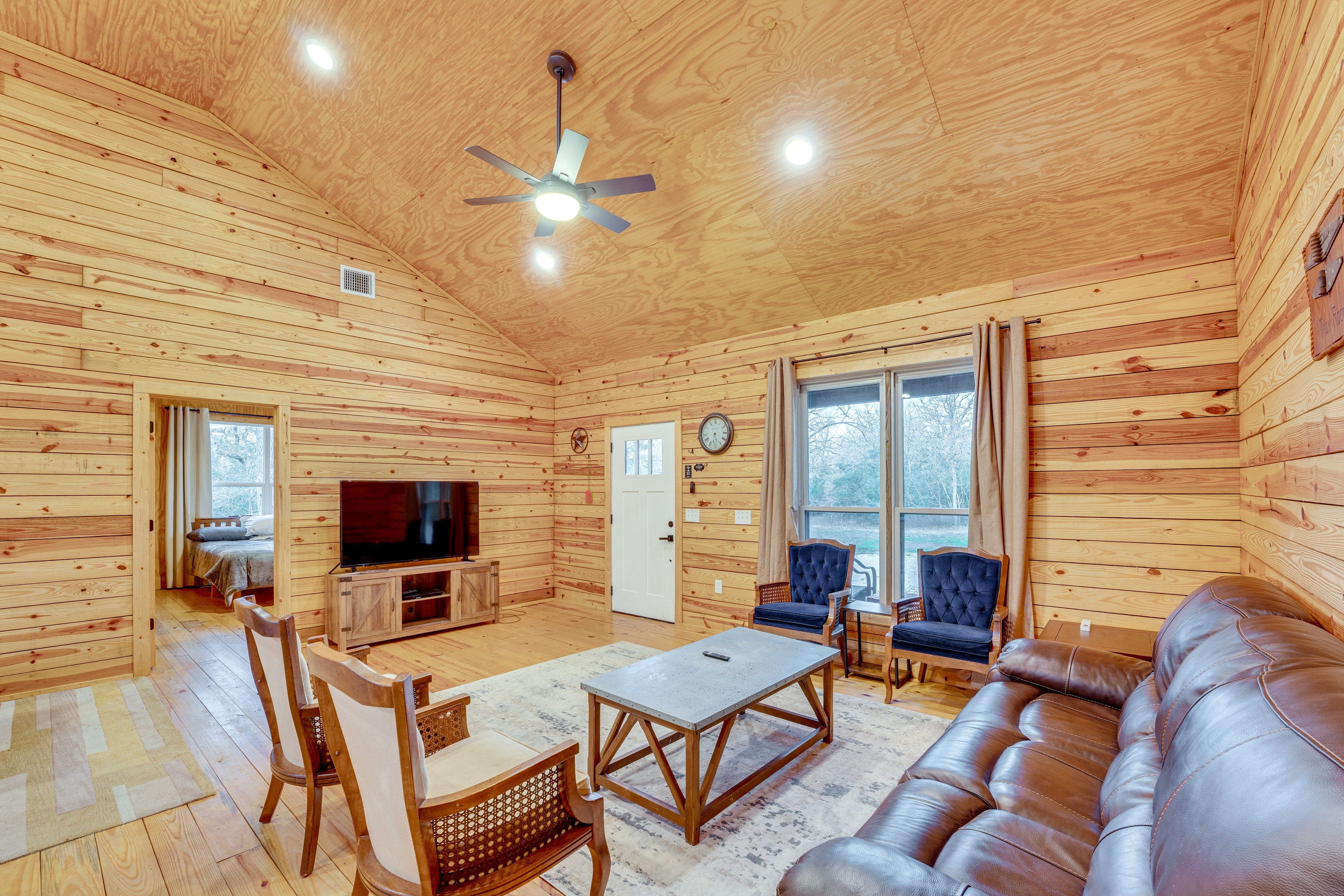 Living Room | Central A/C & Heating