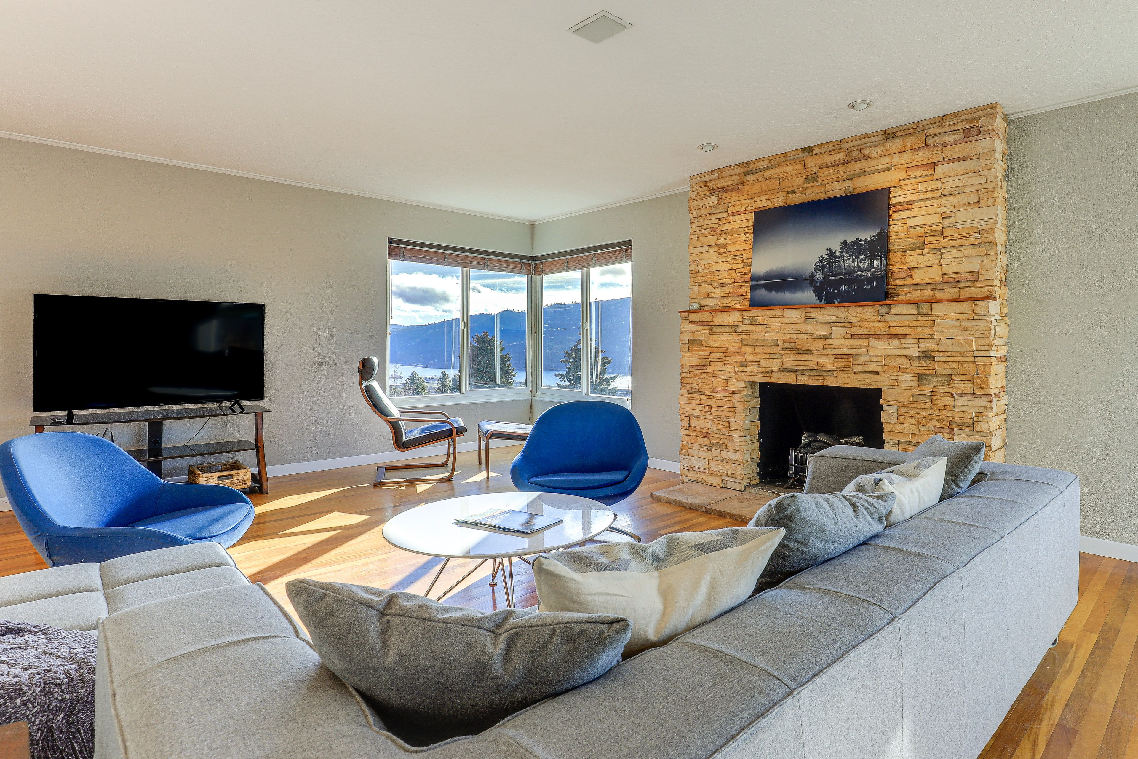 White Salmon Vacation Rental | 3BR | 2BA | 2,500 Sq Ft | Stairs Required