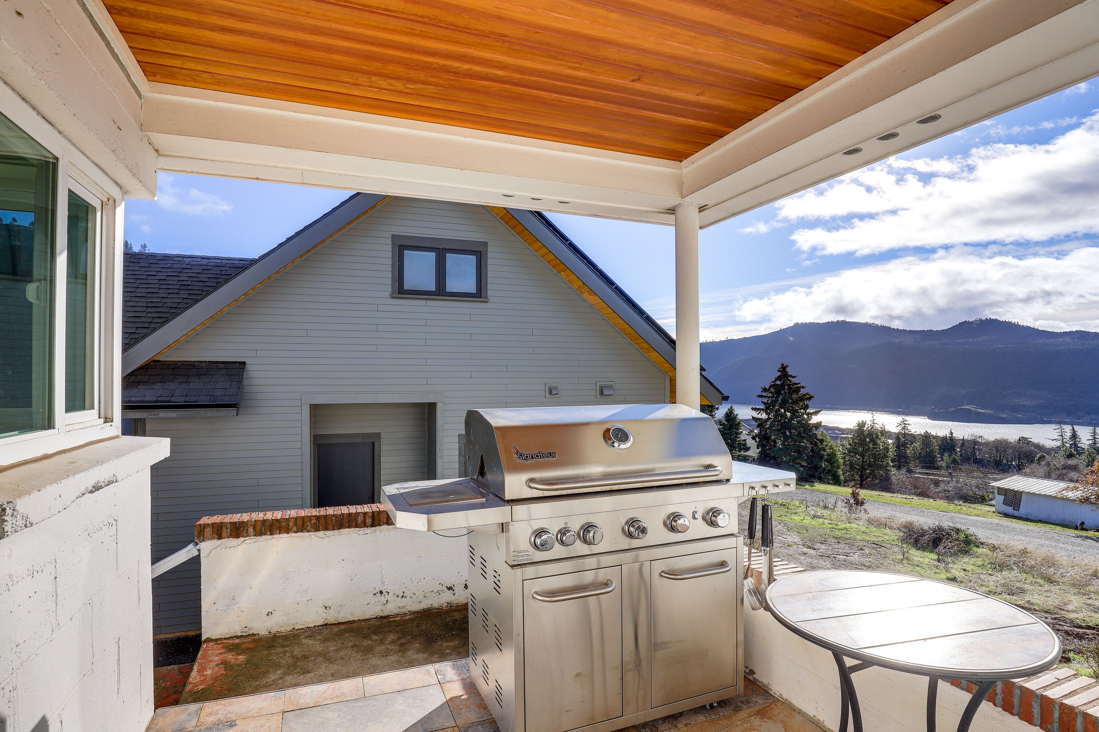 Deck | Gas Grill