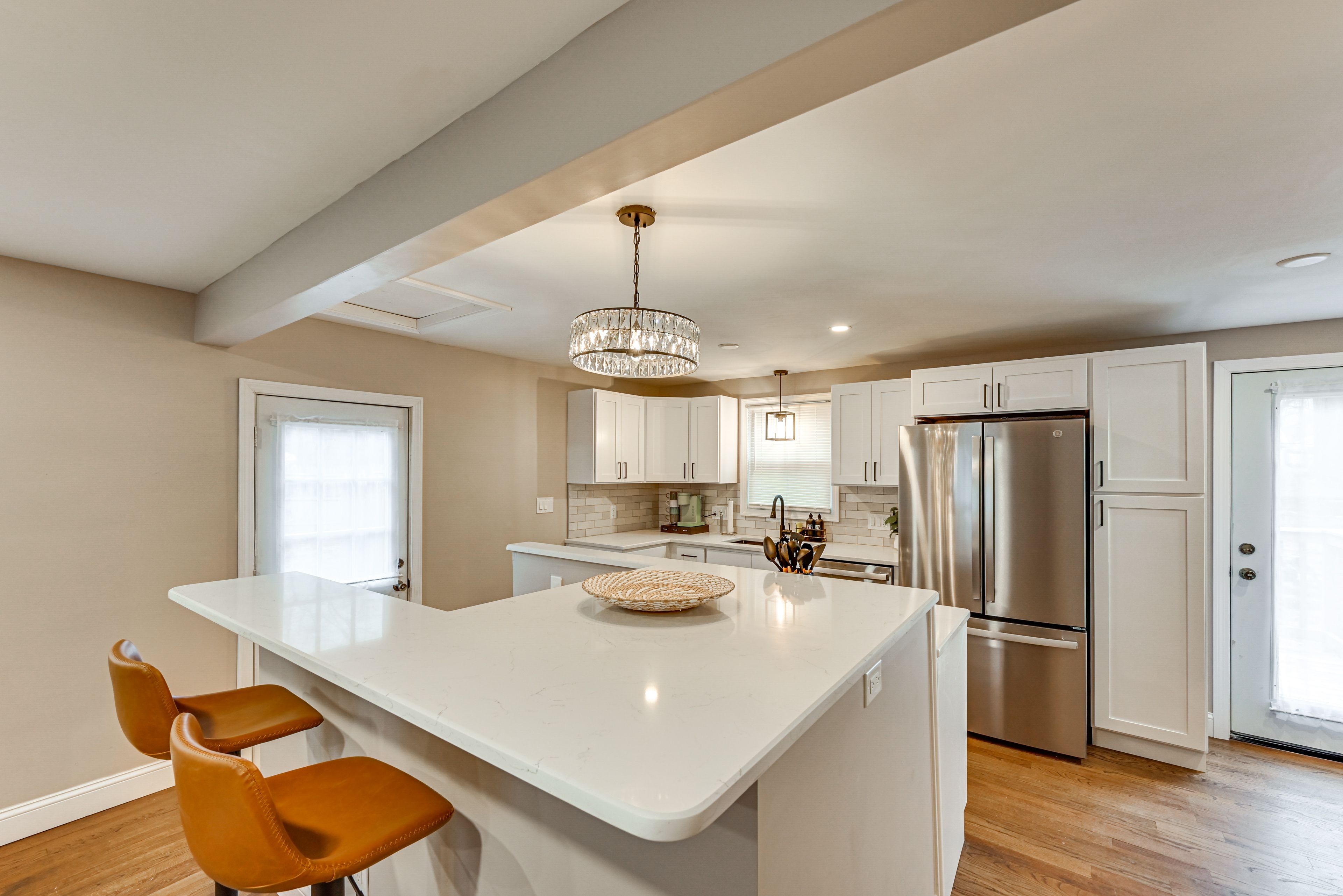 Kitchen | Dining Table | Free WiFi