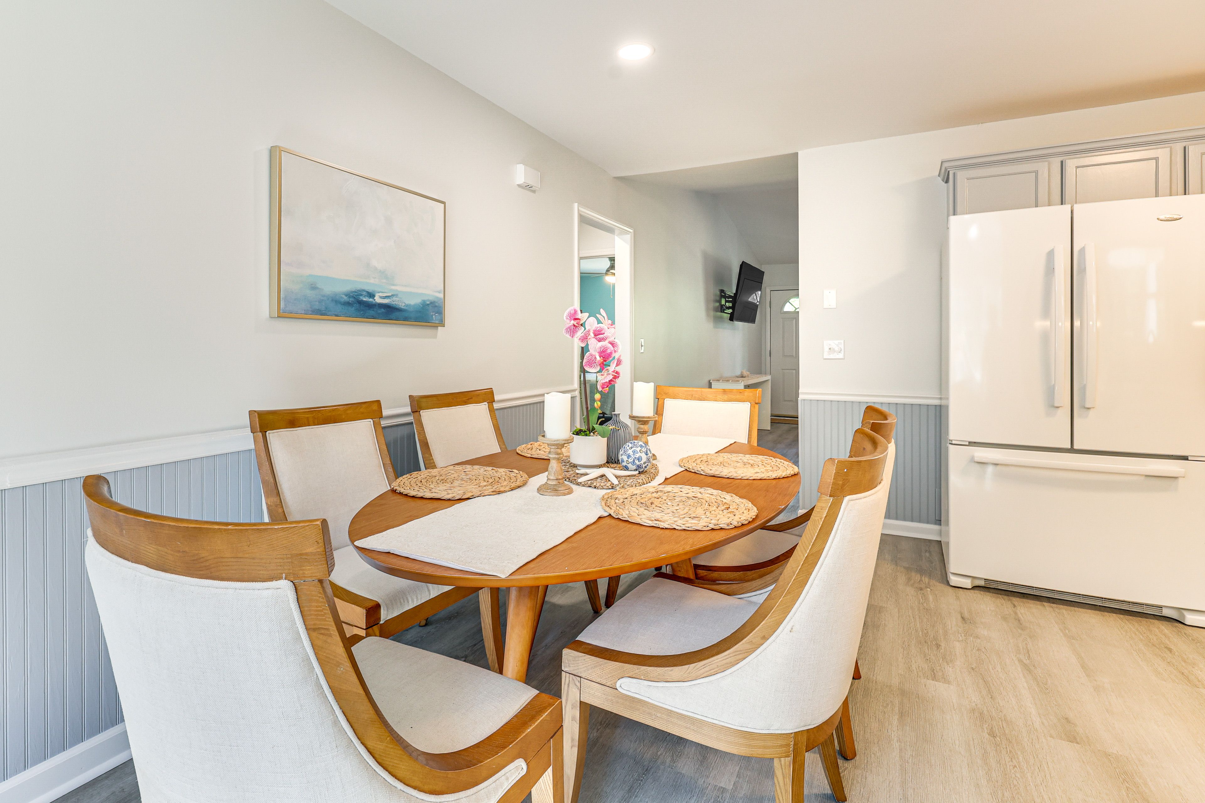 Dining Area | Main Floor