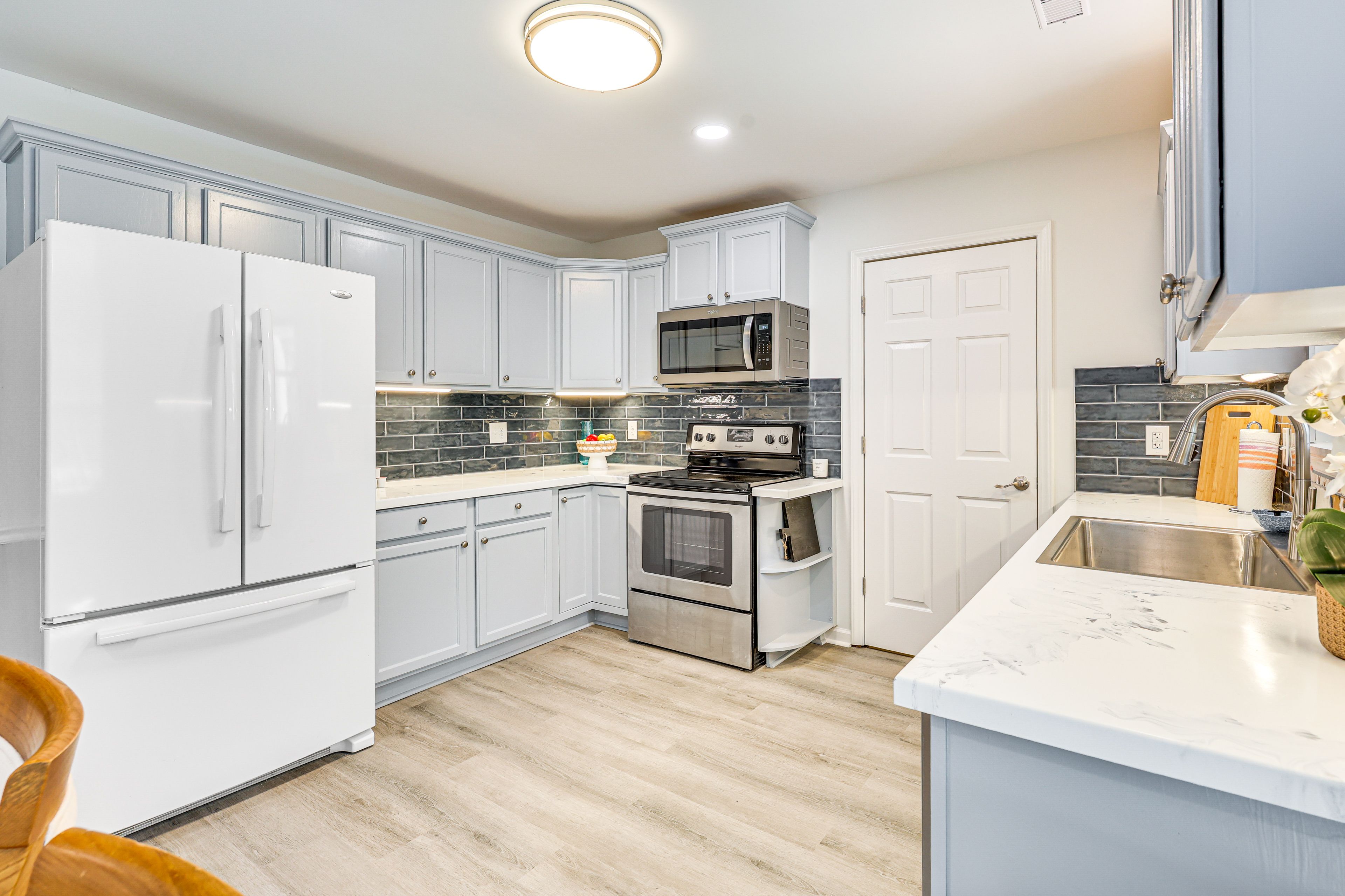 Kitchen | Main Floor | Dishwasher | Keurig | Cooking Basics