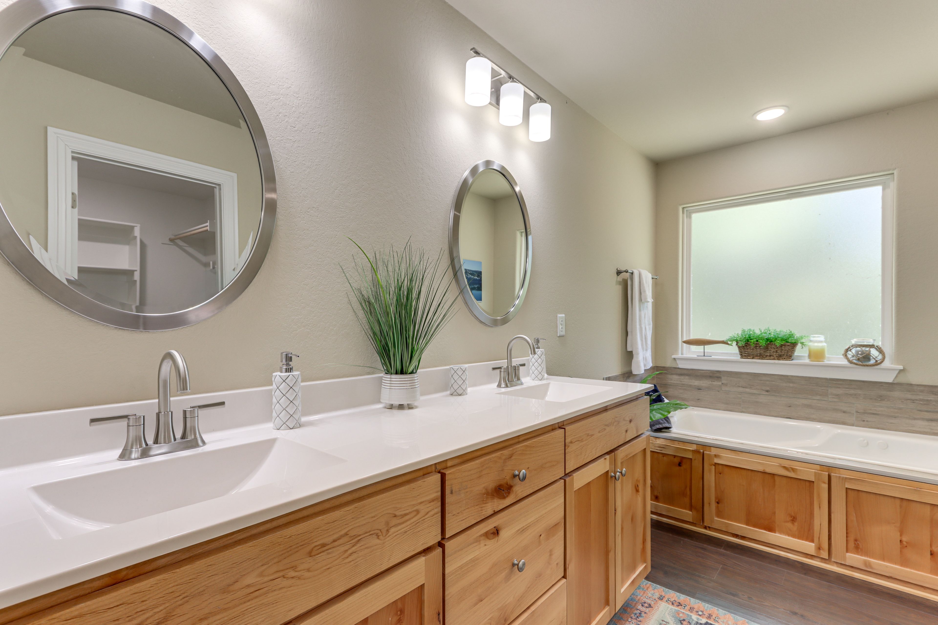 En-Suite Bathroom | Walk-In Closet
