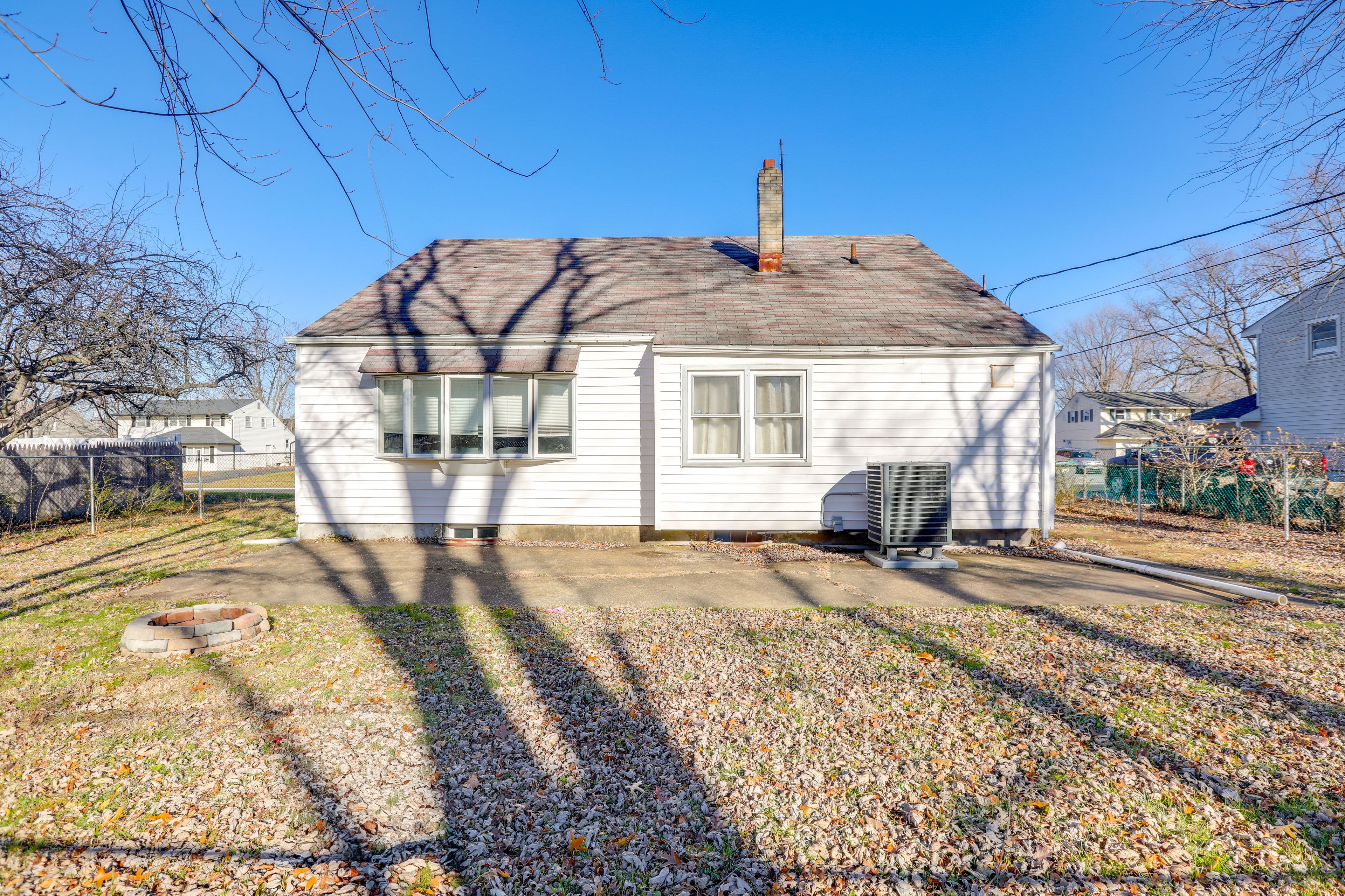 Fenced-In Backyard | Gas Grill | Fire Pit