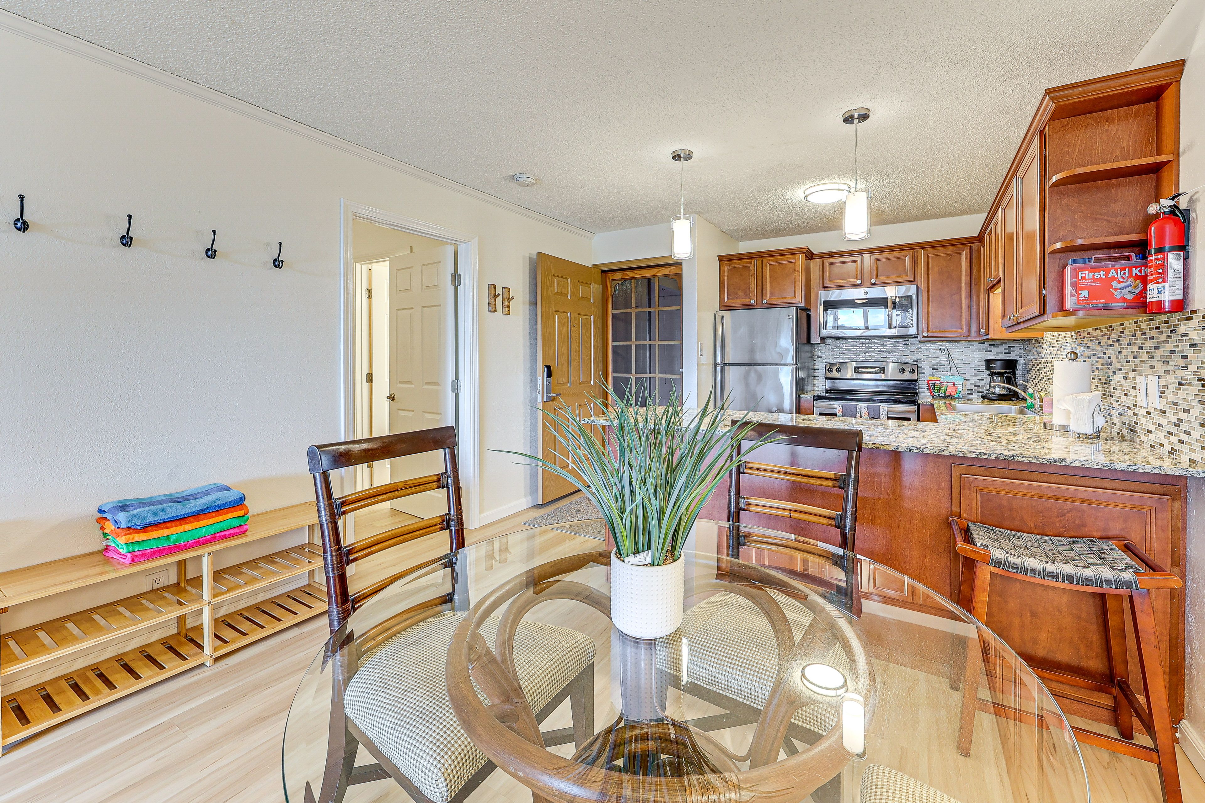 Kitchen & Dining Area | Dishware & Flatware
