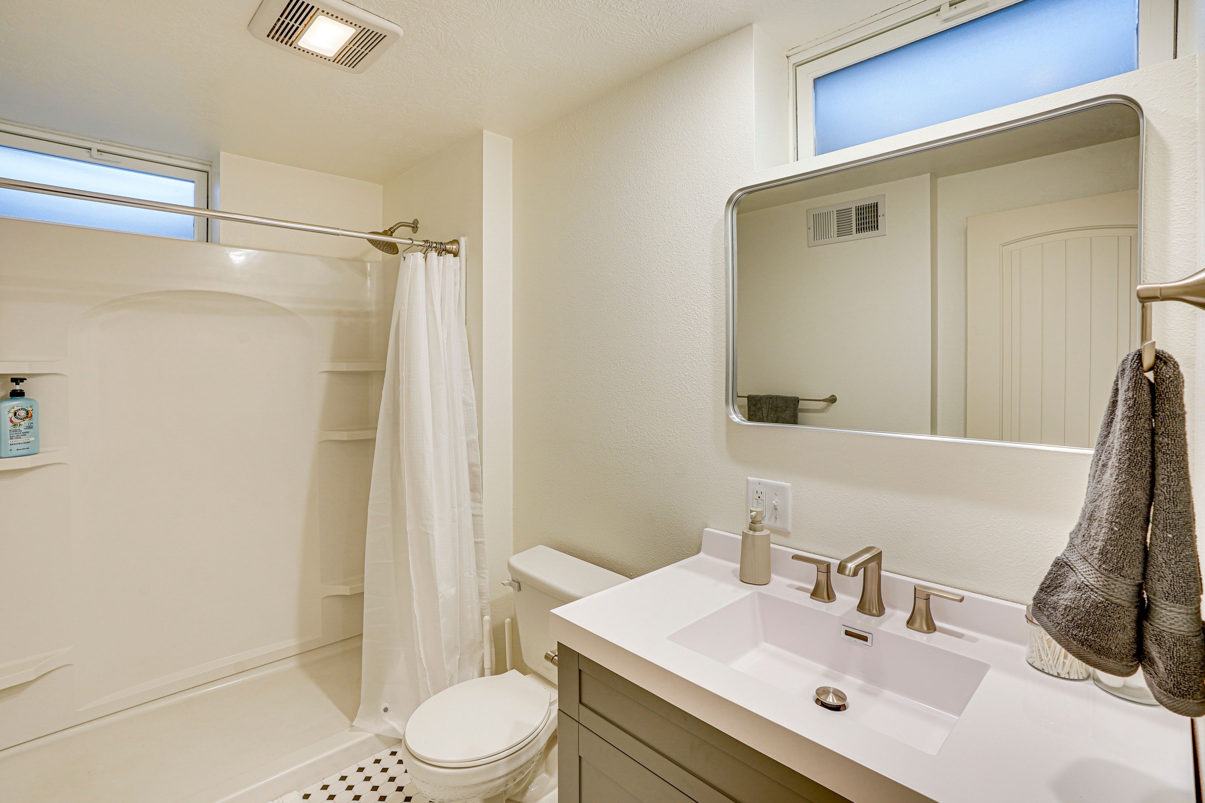 Full Bathroom | Basement | Complimentary Toiletries