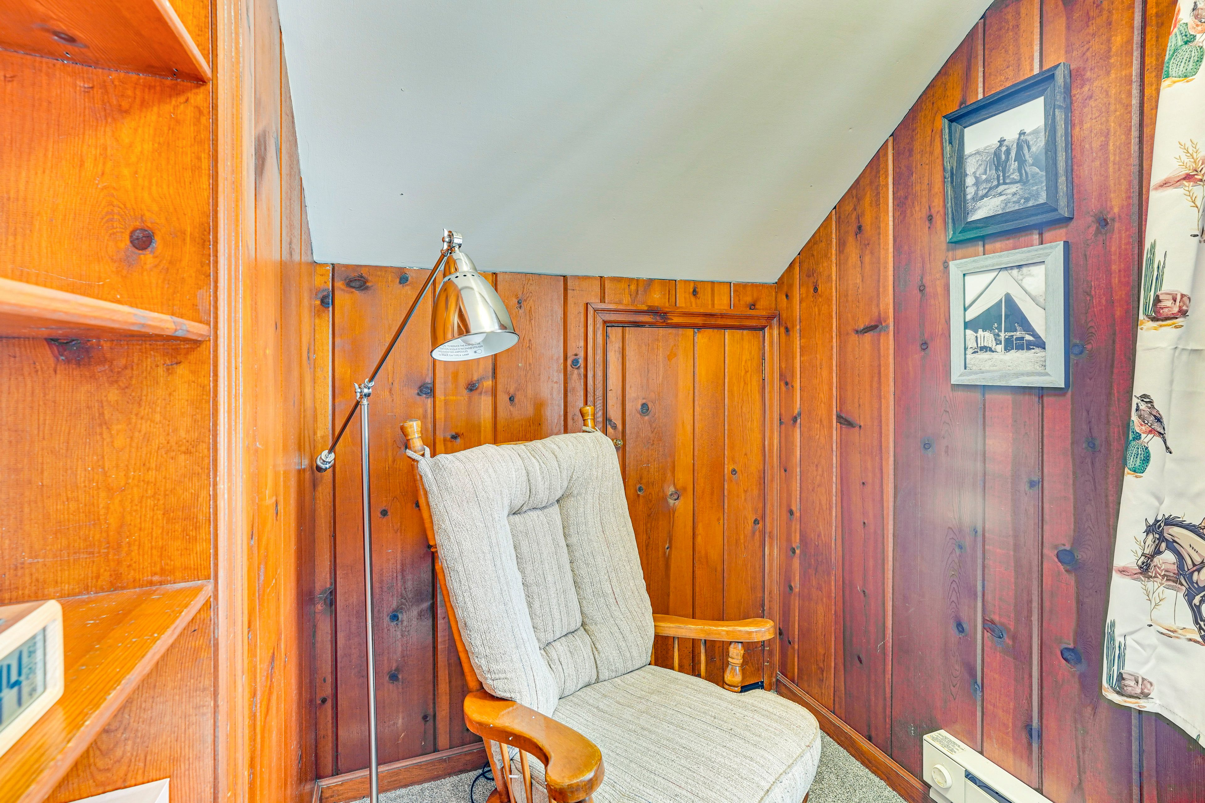 Reading Nook | 2nd Floor