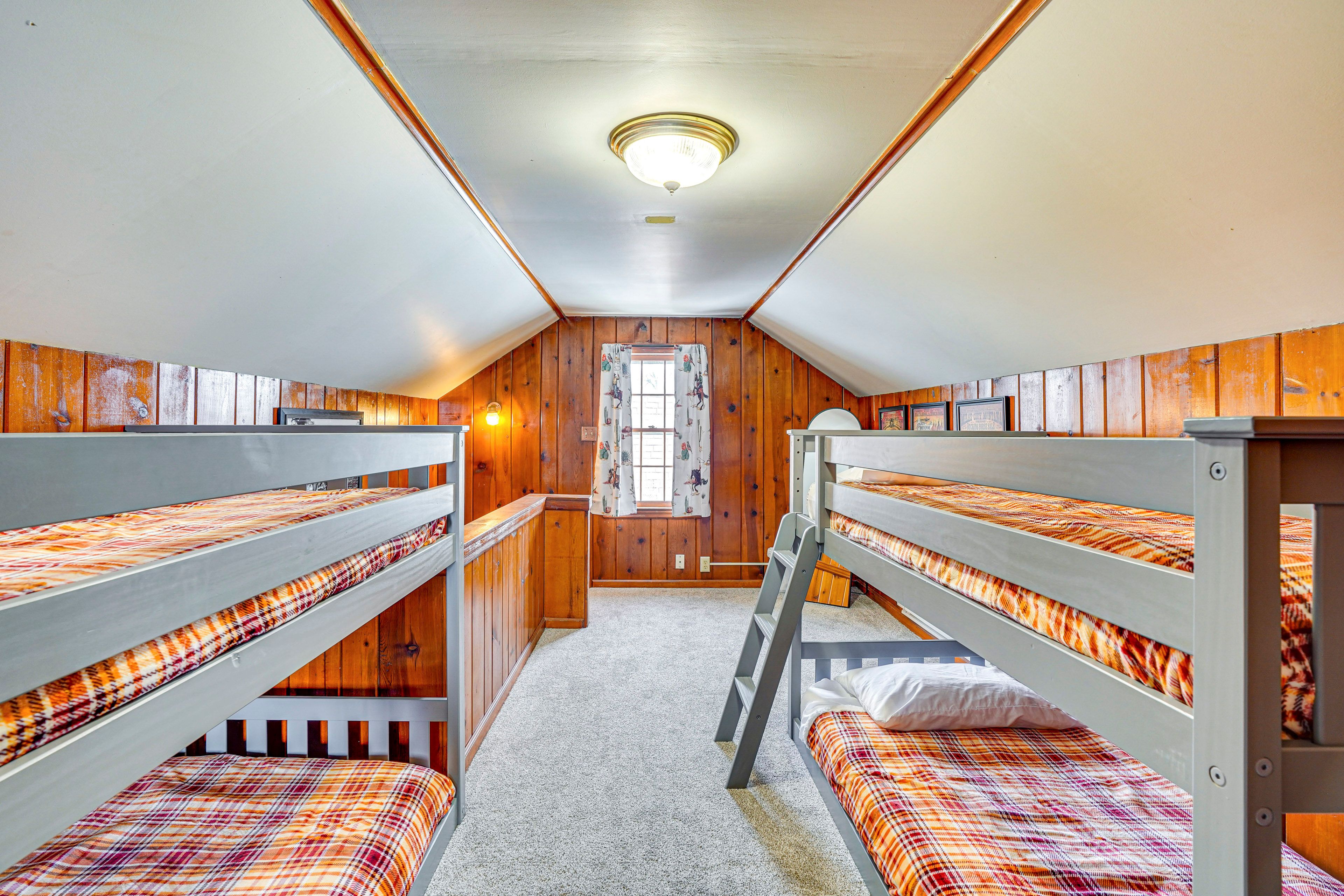 Bedroom 3 | 2nd Floor | 3 Twin Bunk Beds