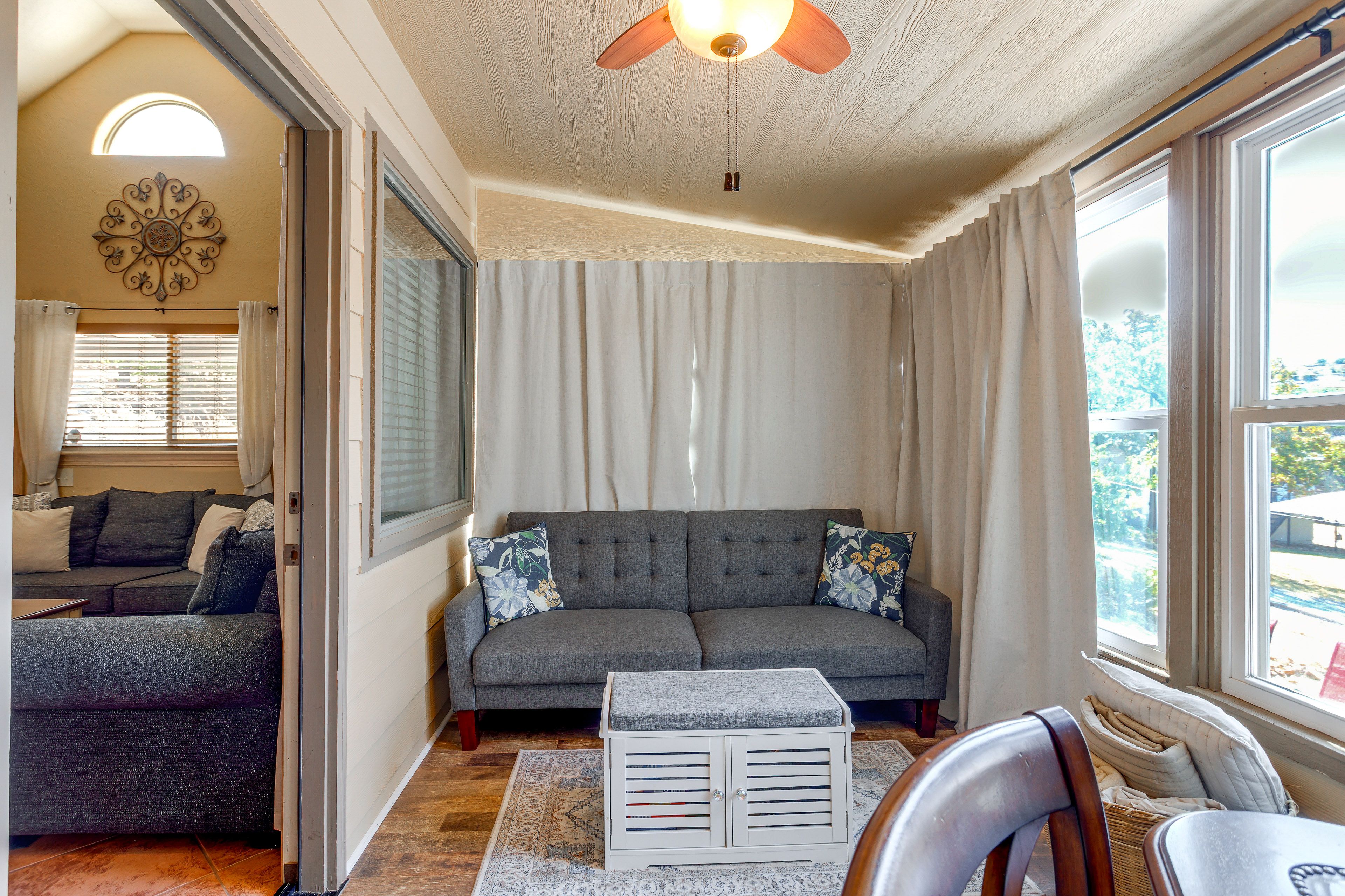Sunroom | Sleeper Sofa