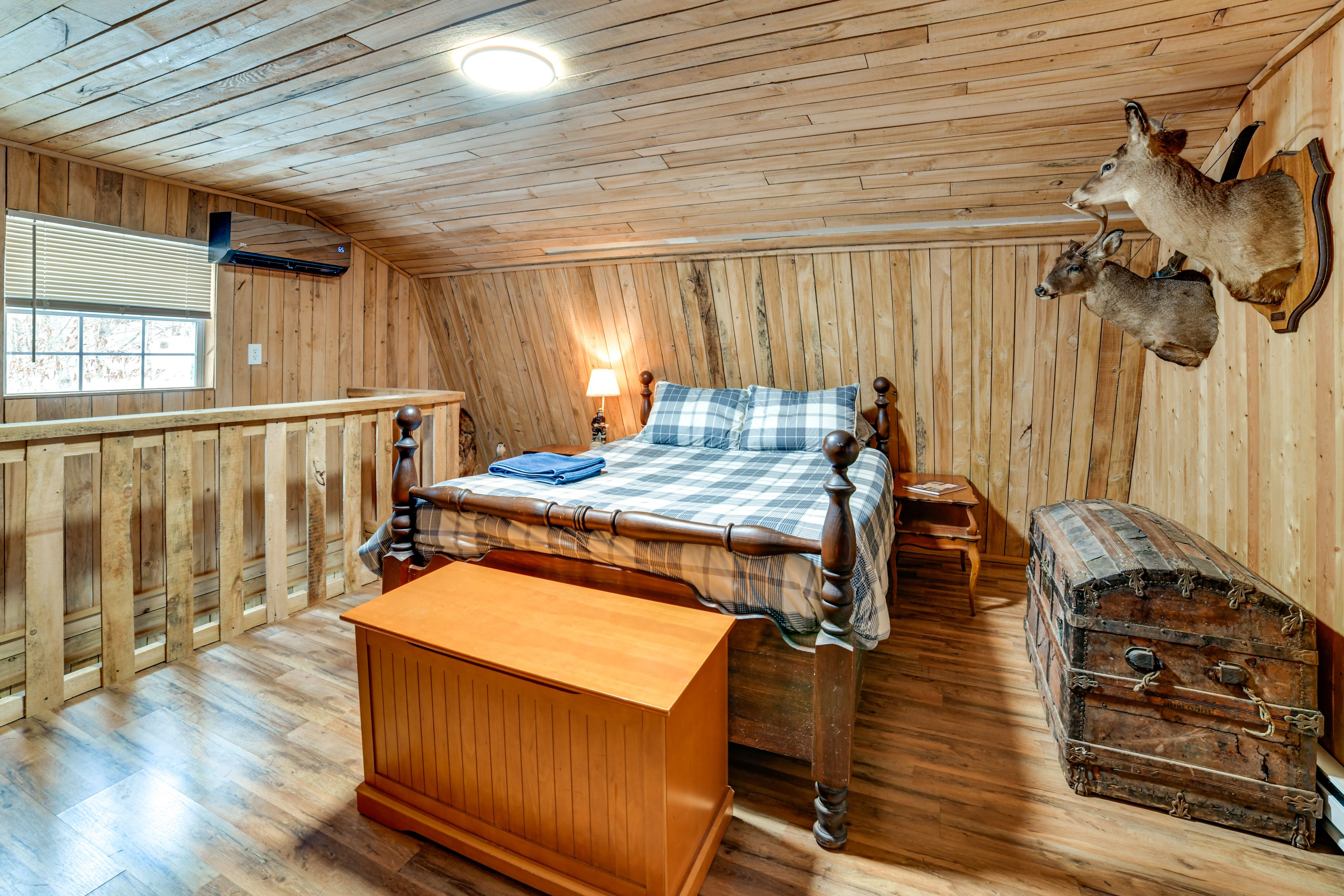 Bedroom 1 | 2nd Floor | Queen Bed | Futon
