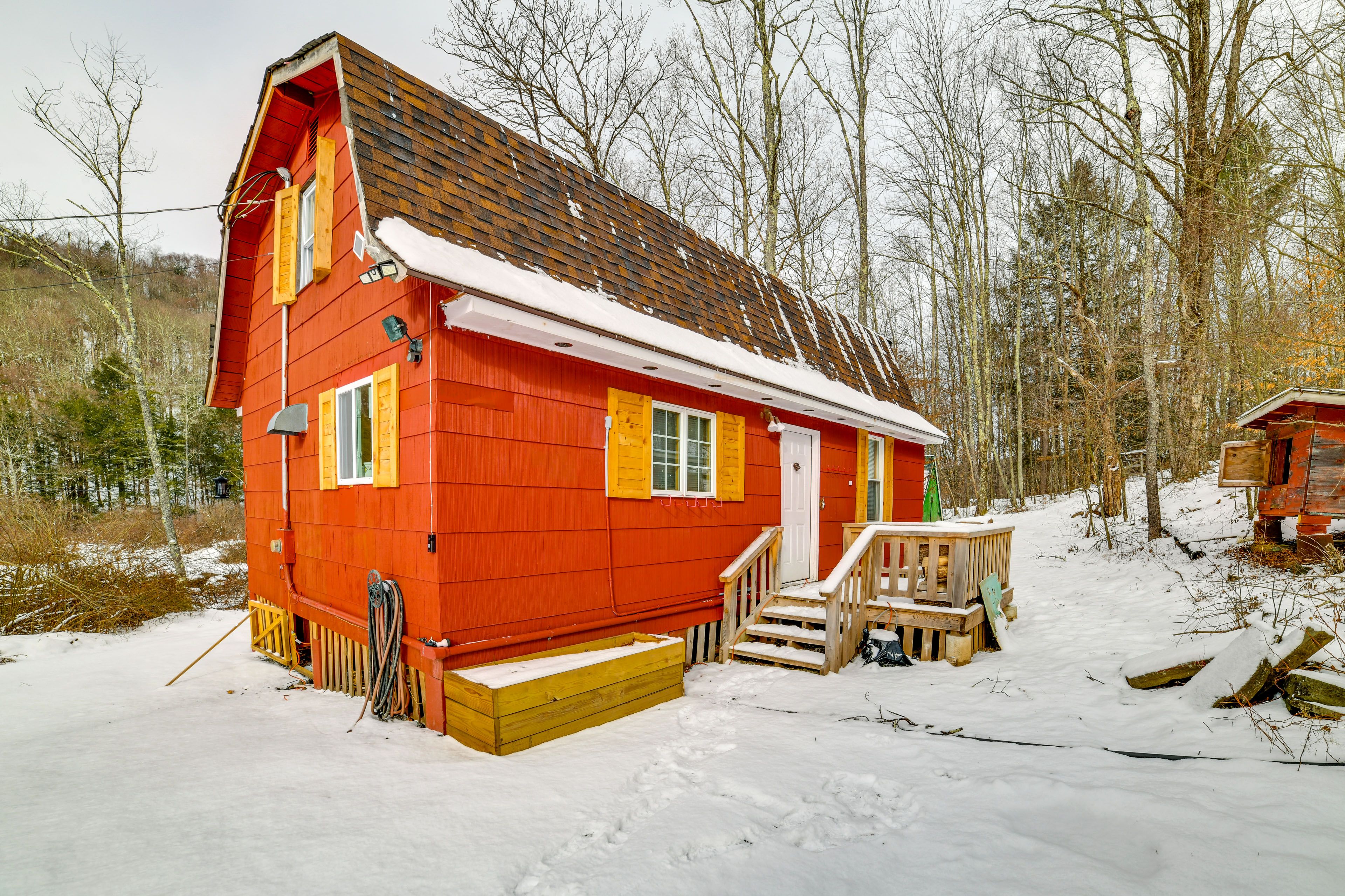 Long Eddy Vacation Rental | 2BR | 1BA | Stairs Required | 1,000 Sq Ft