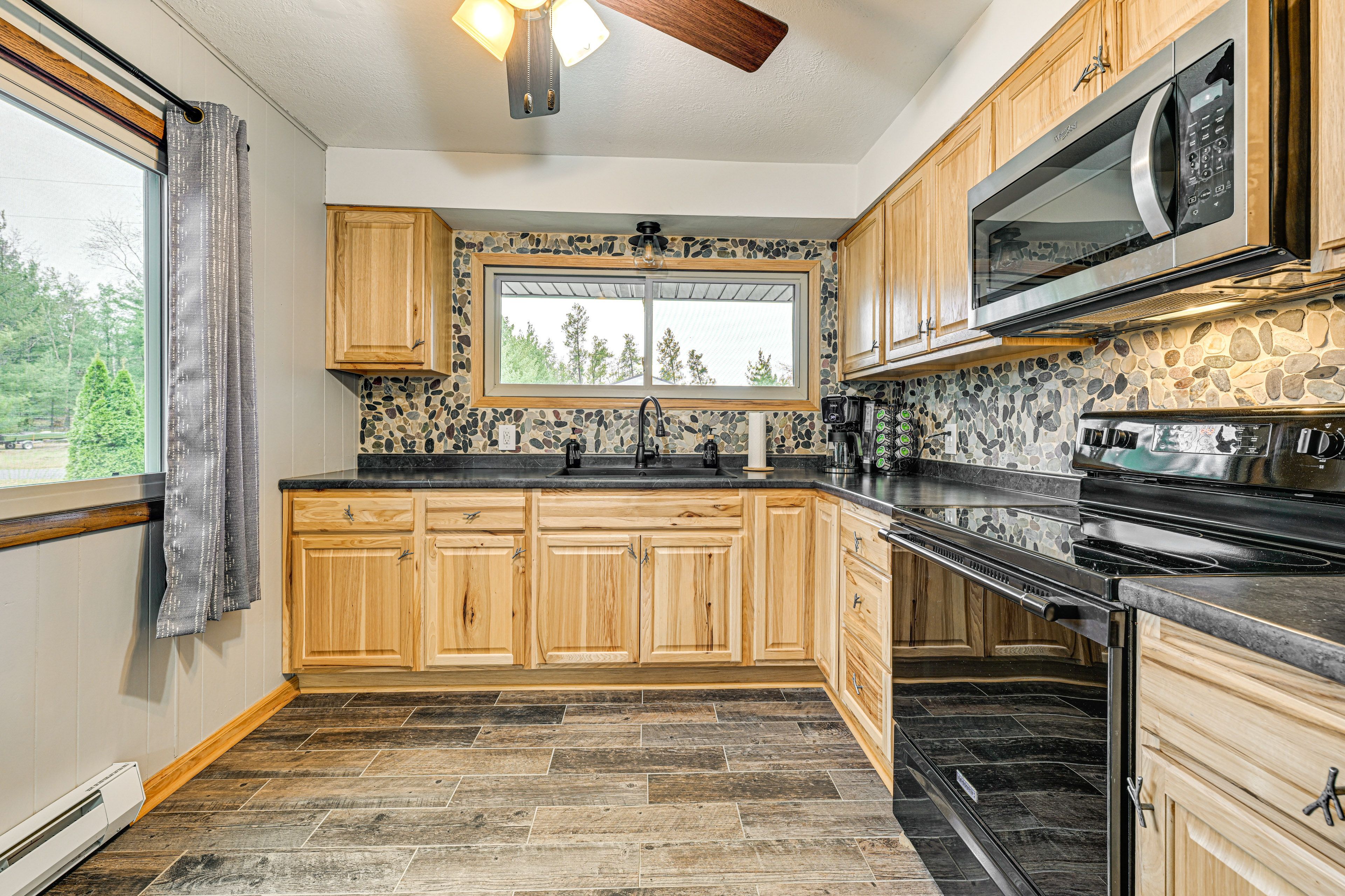 Kitchen | Cooking Basics | Coffee Maker | Microwave | Free WiFi