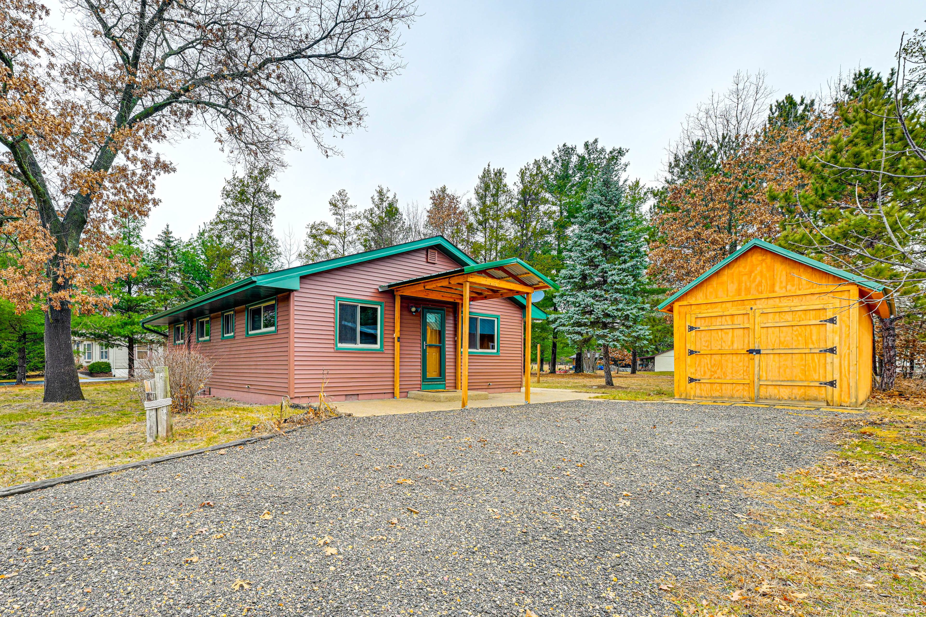 New Lisbon Vacation Rental | 3BR | 1BA | 1,000 Sq Ft | 2 Steps to Enter