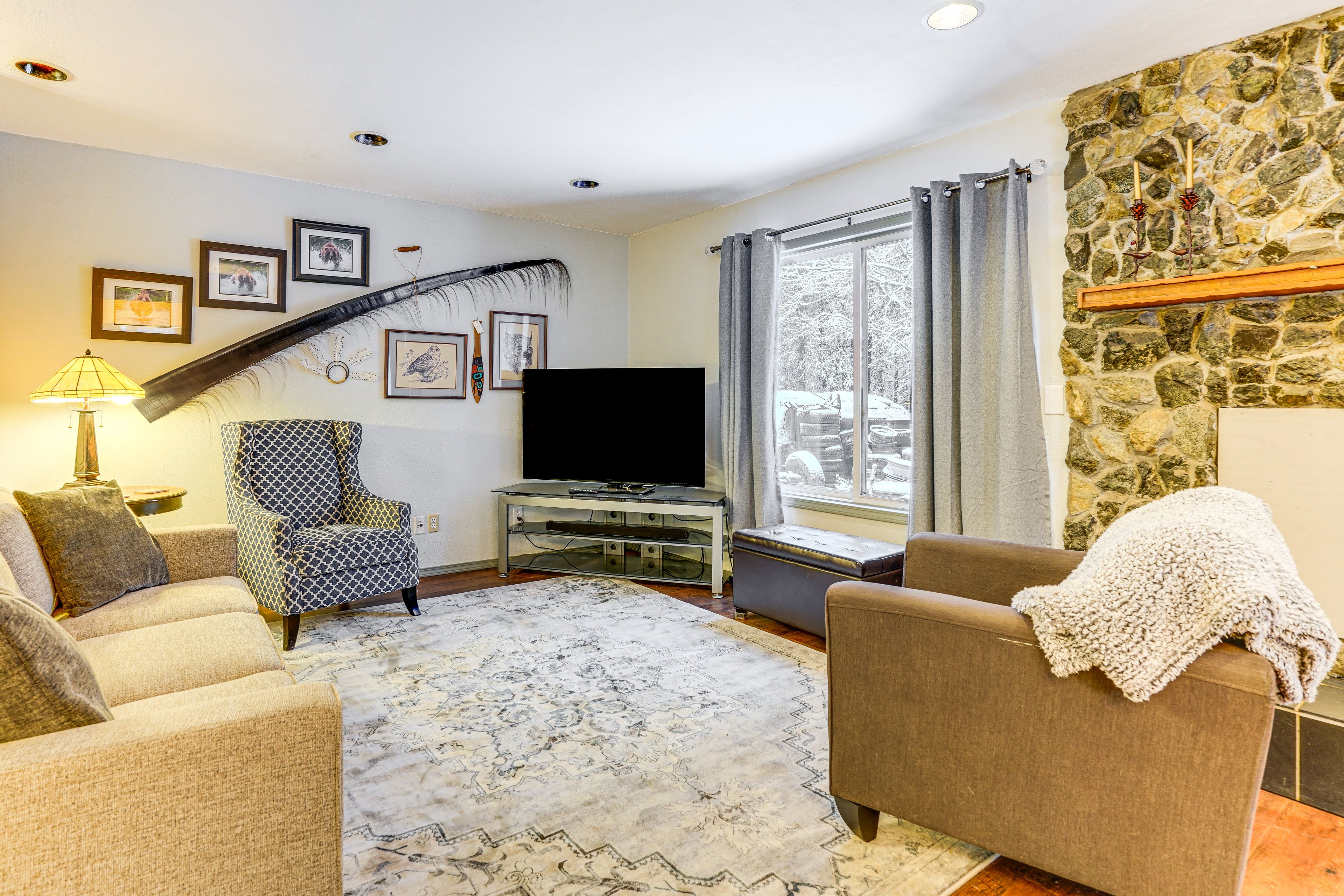 Living Room | Smart TV | Free WiFi | Central Heating