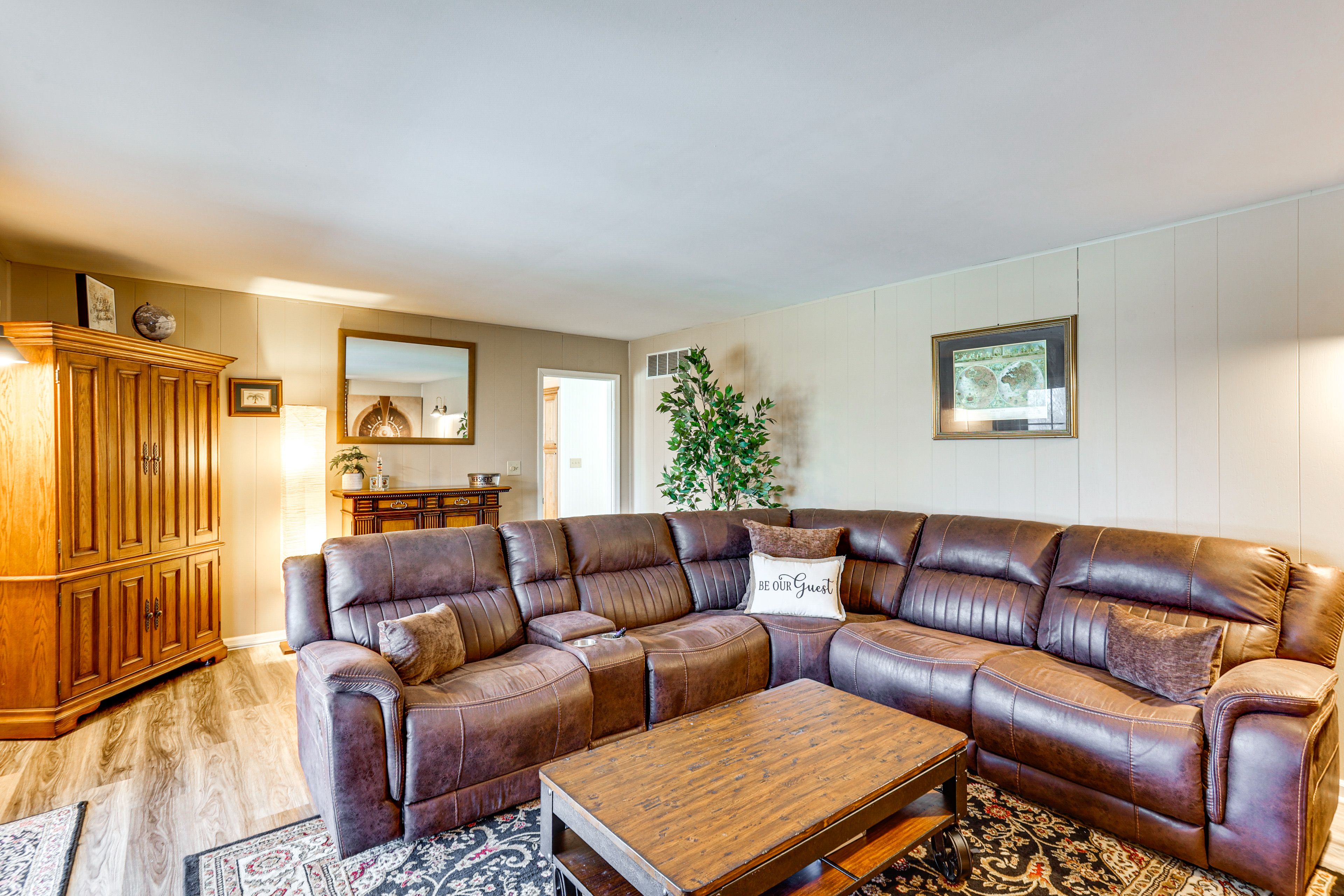 Living Room | 1st Floor | Smart TV | Free WiFi | Wood-Burning Fireplace