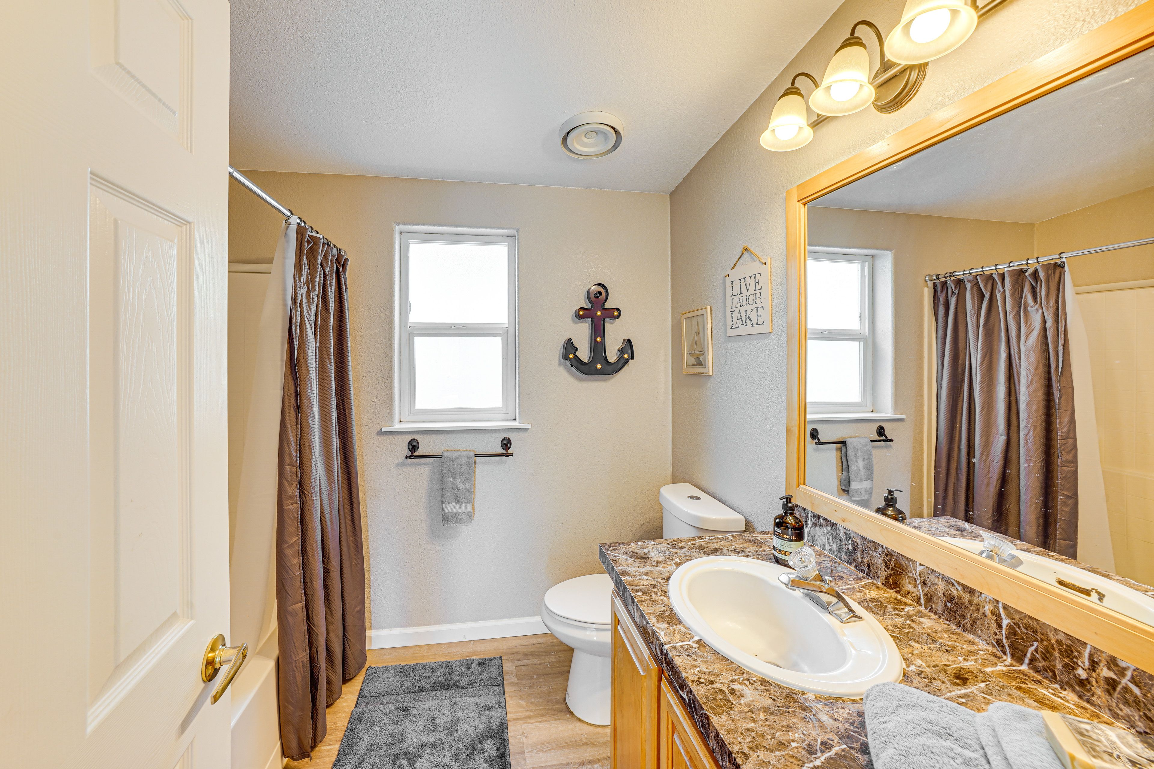 Full Bathroom