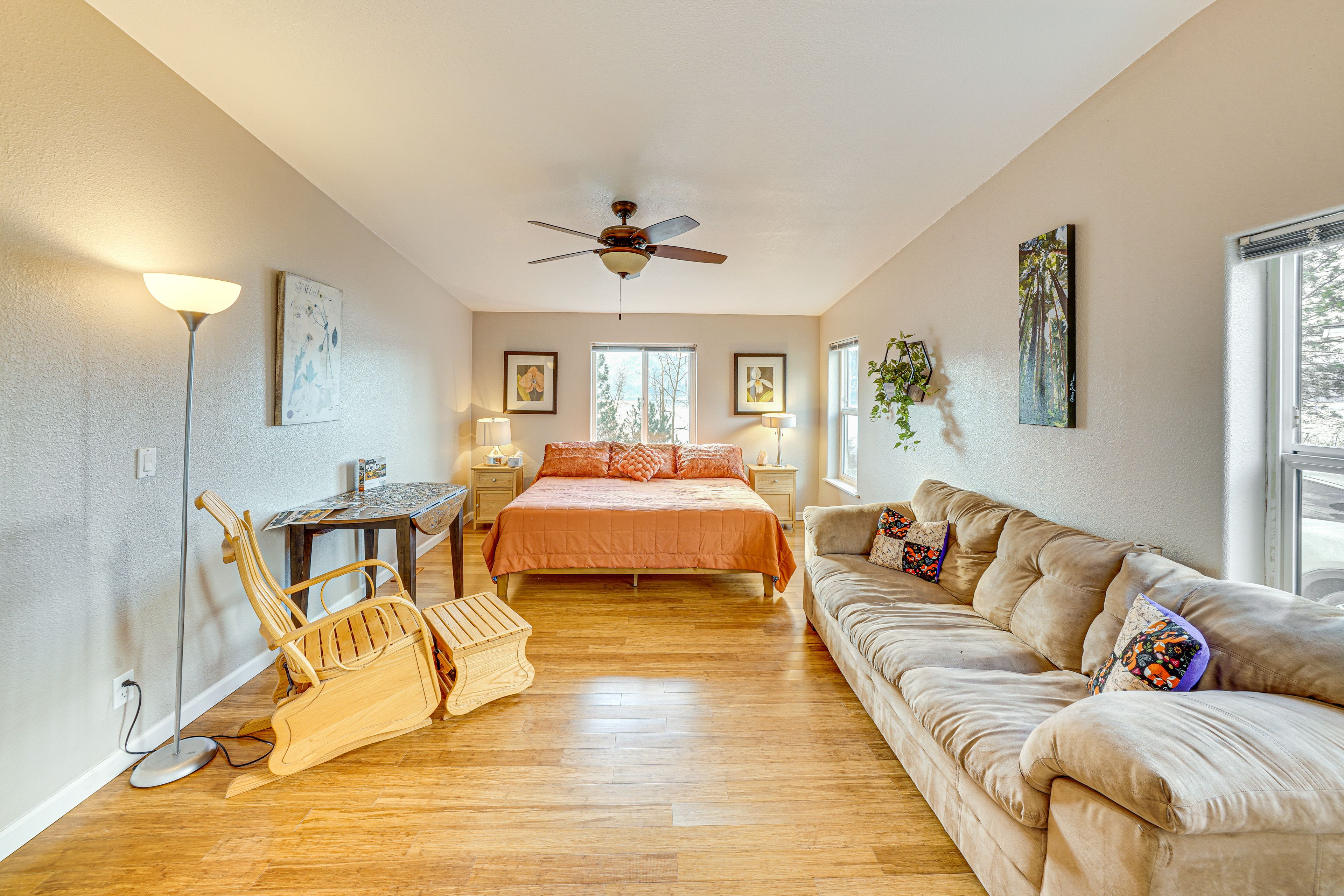 Bedroom 1 | King Bed | Linens Provided